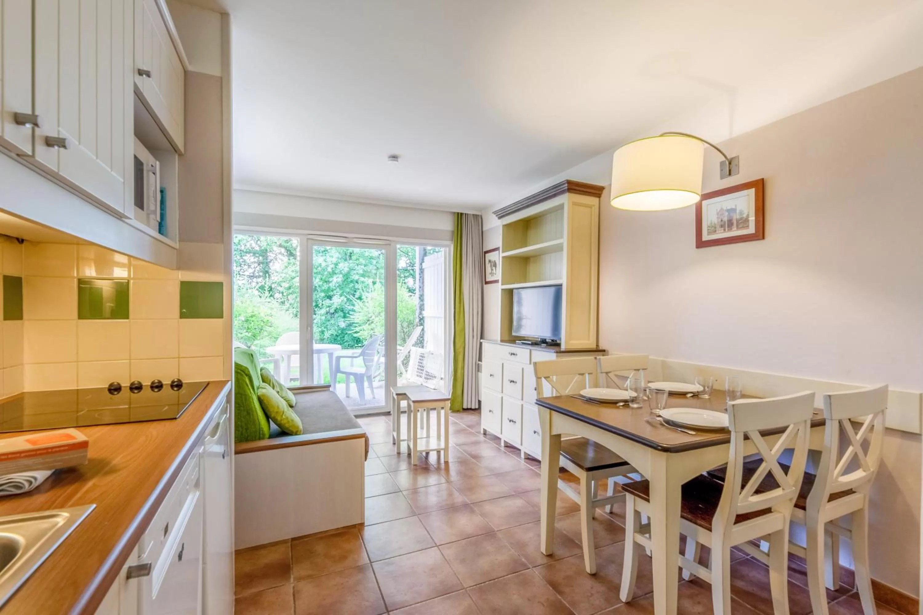 TV and multimedia in Village Pierre & Vacances Normandy Garden