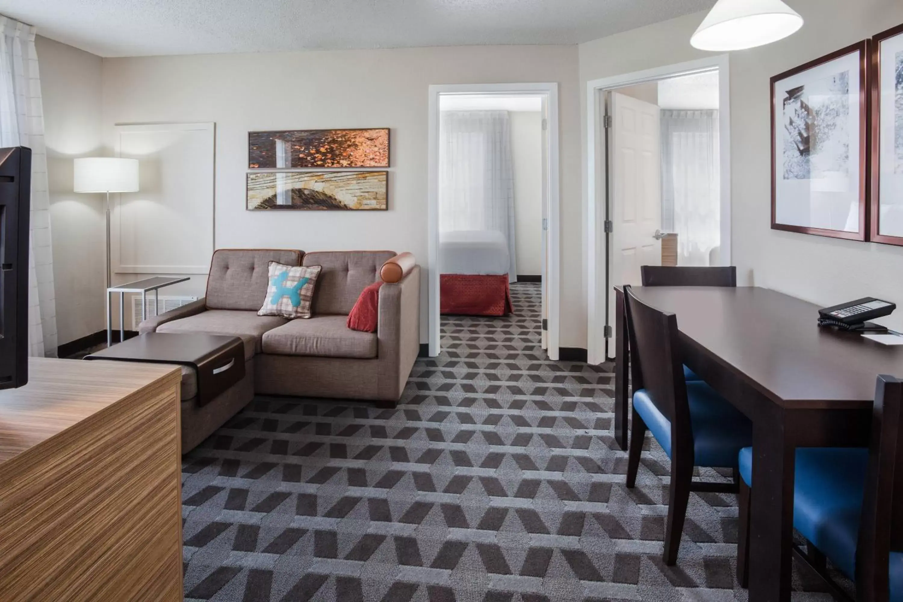 Bedroom, Seating Area in TownePlace Suites Minneapolis Eden Prairie