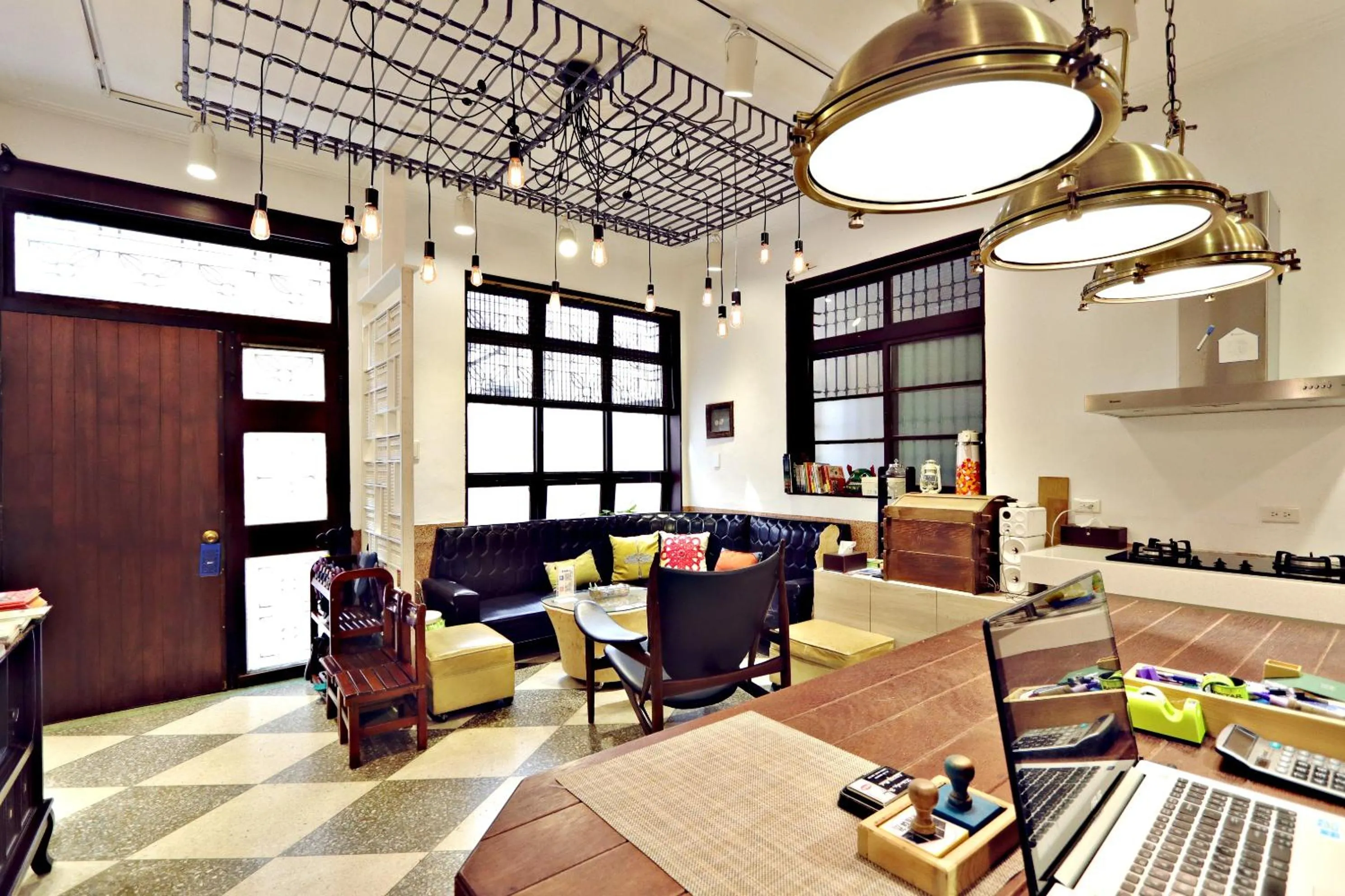 Decorative detail in Chung Fu Inn