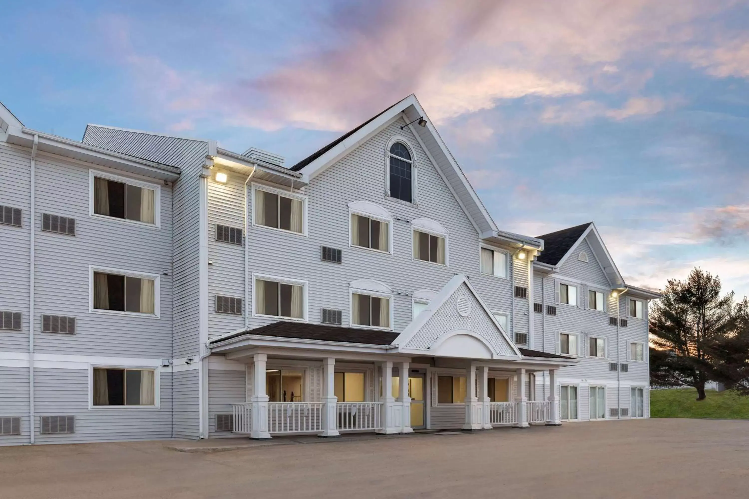 Property building in Ramada by Wyndham Miramichi New Brunswick Property building in Ramada by Wyndham Miramichi New Brunswick