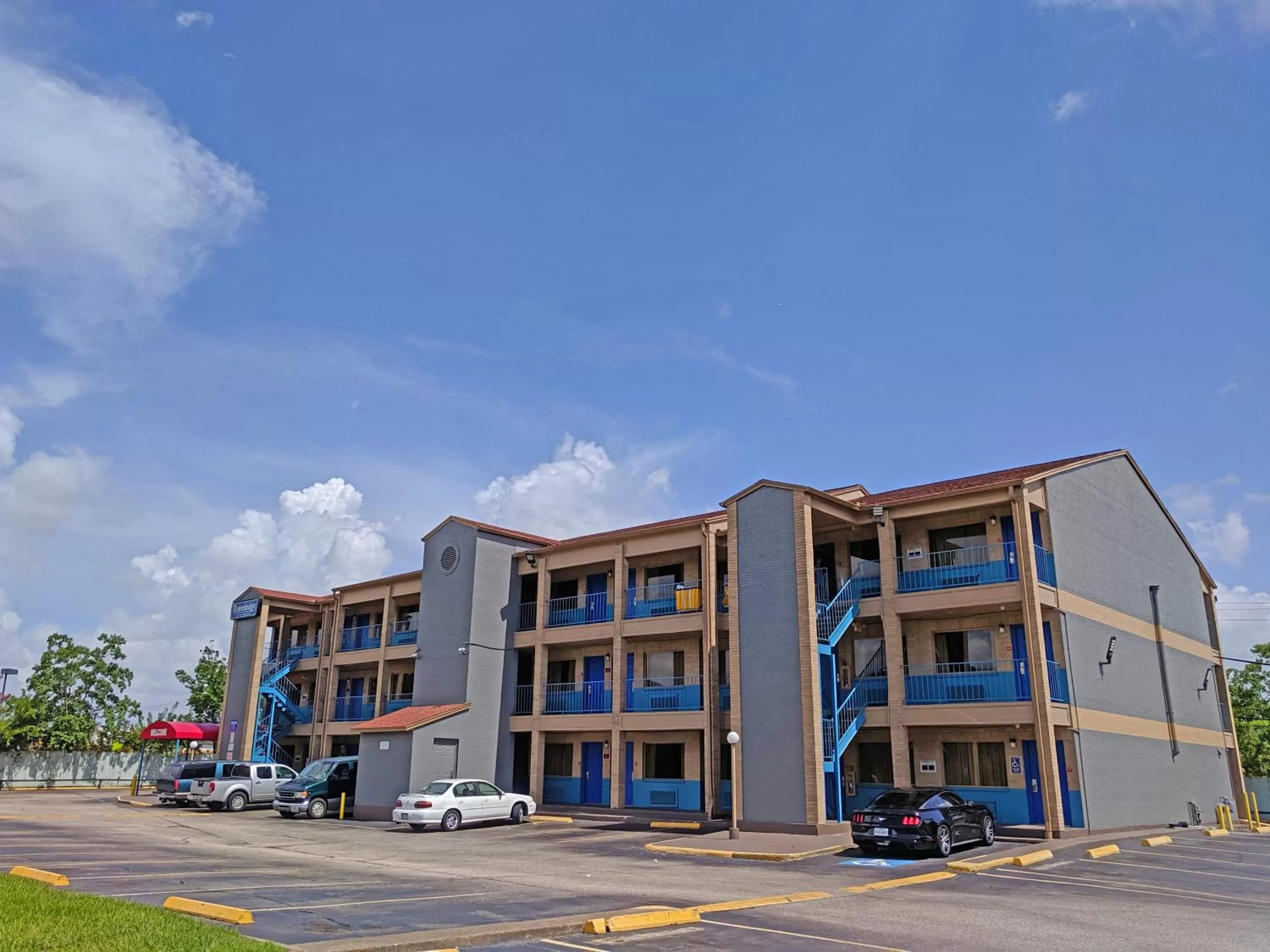 Property building in Travelodge by Wyndham Houston Hobby Airport