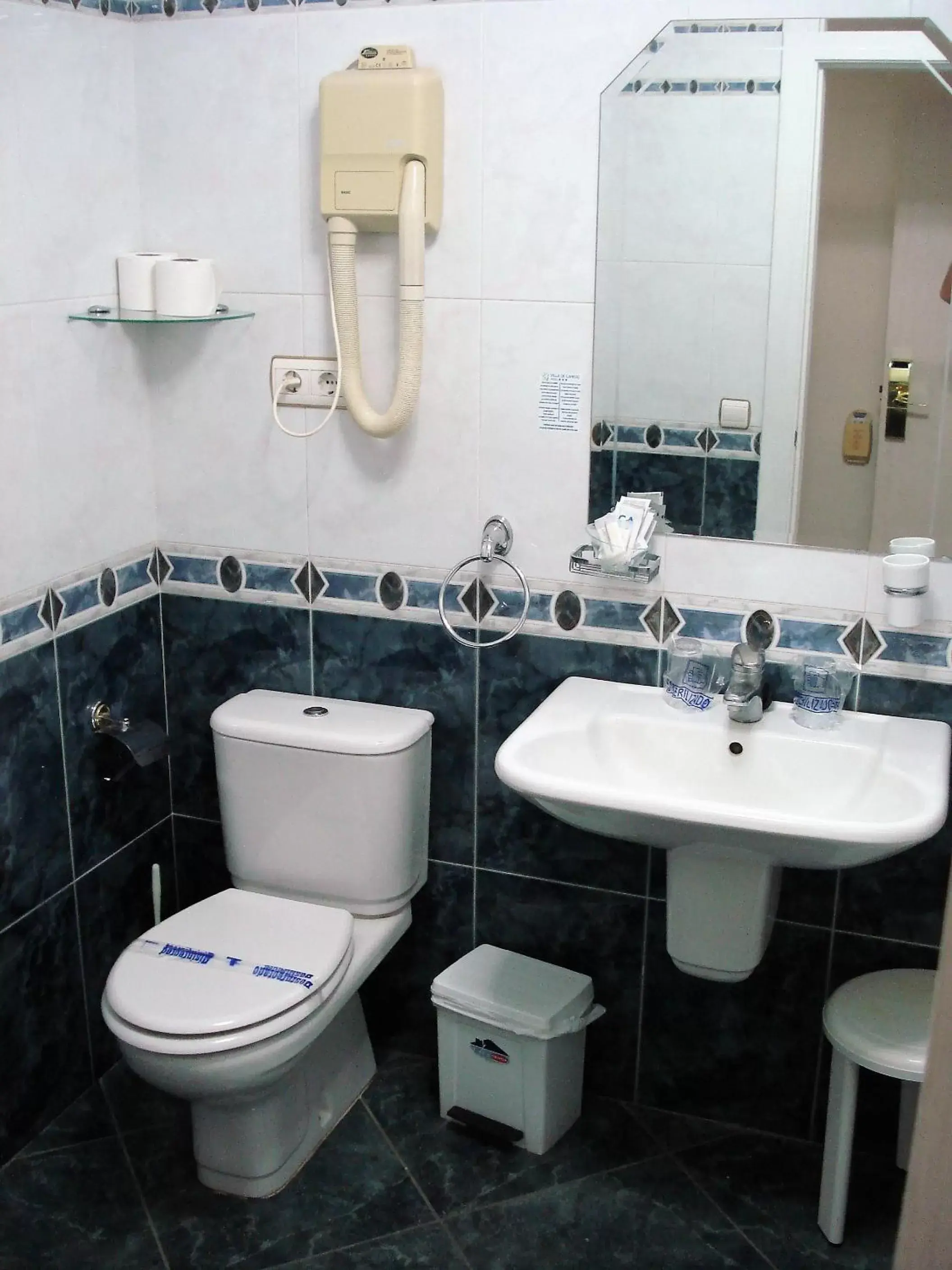 Toilet, Bathroom in Hotel Villa de Laredo