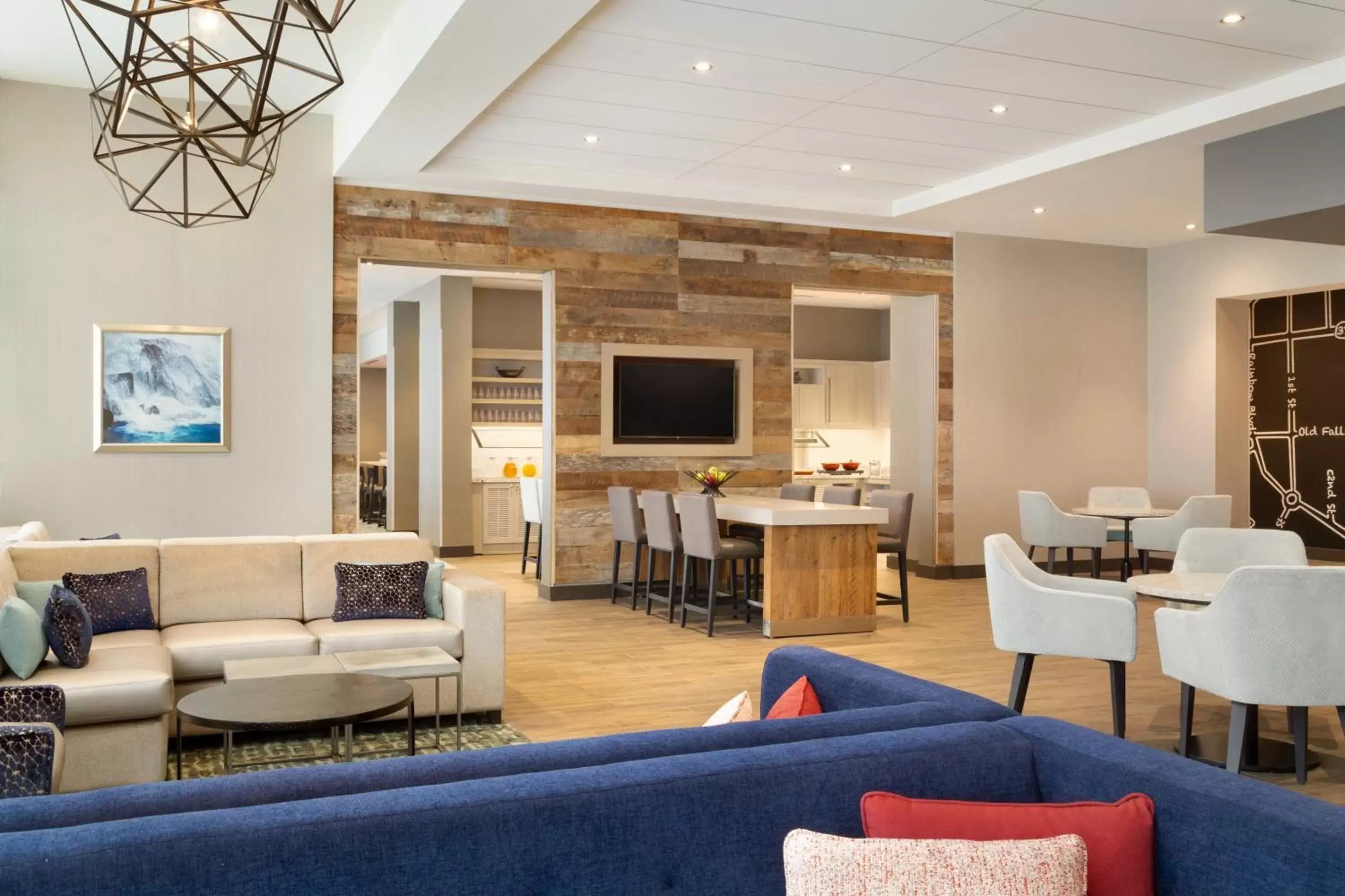 Communal lounge/ TV room, Seating Area in Hyatt Place Niagara Falls
