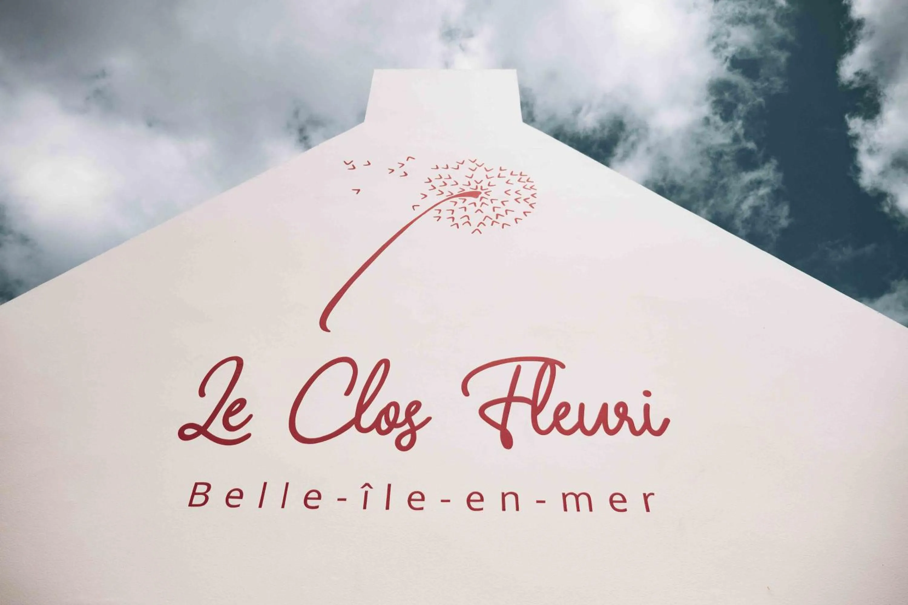 Property logo or sign in Hotel Le Clos Fleuri