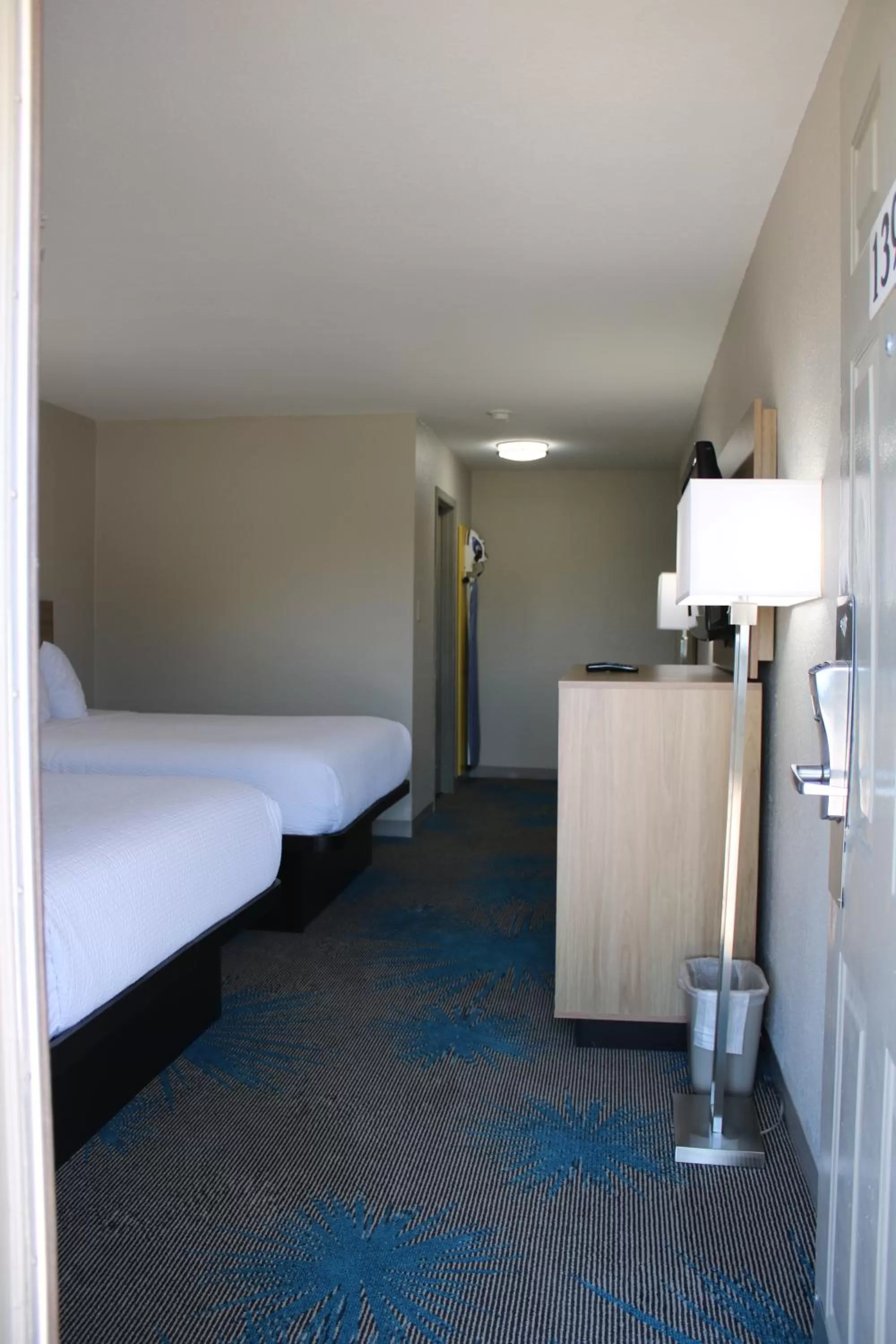 Bedroom, Bed in Days Inn by Wyndham Waco University Area