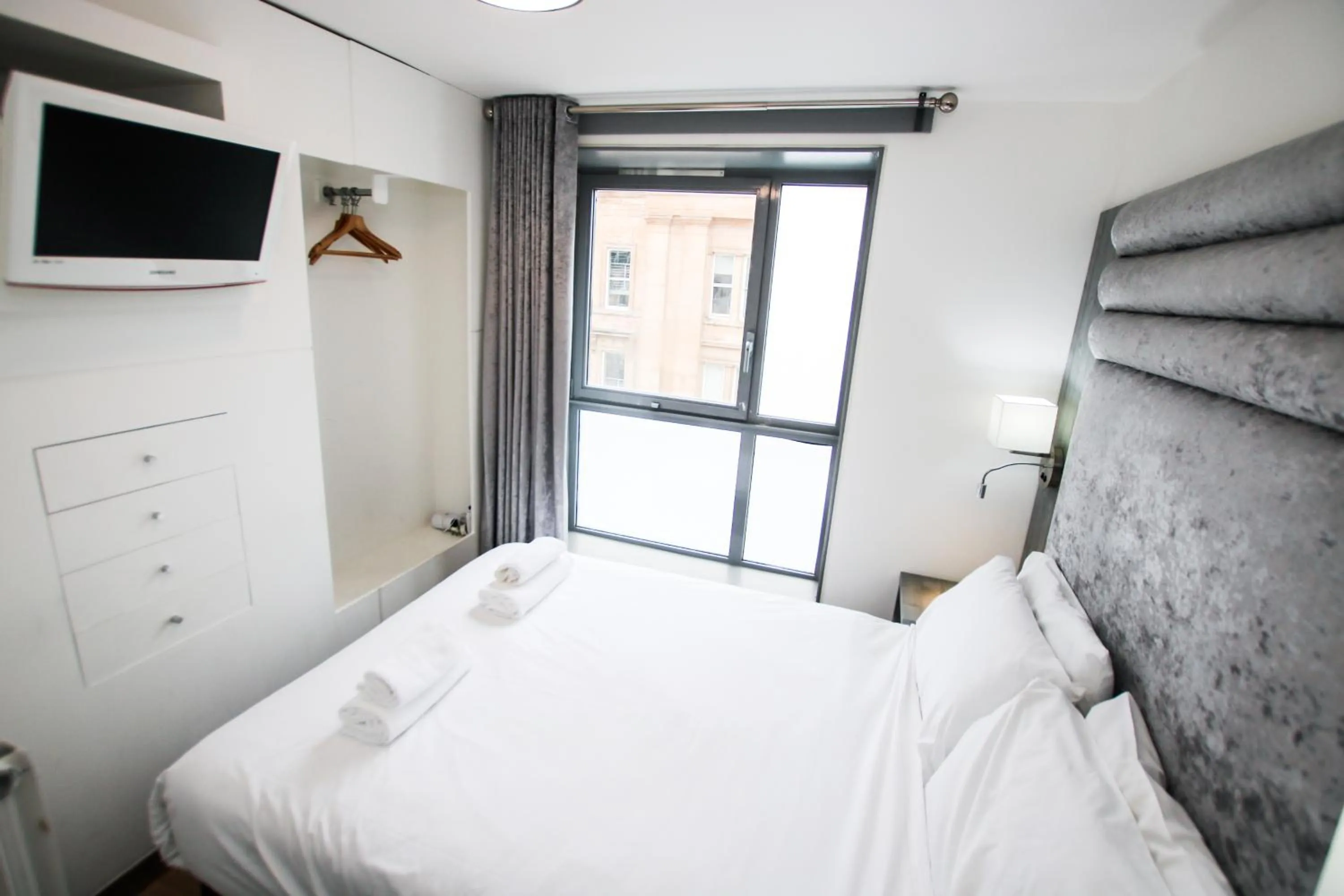 Bed in Brunswick Merchant City Hotel