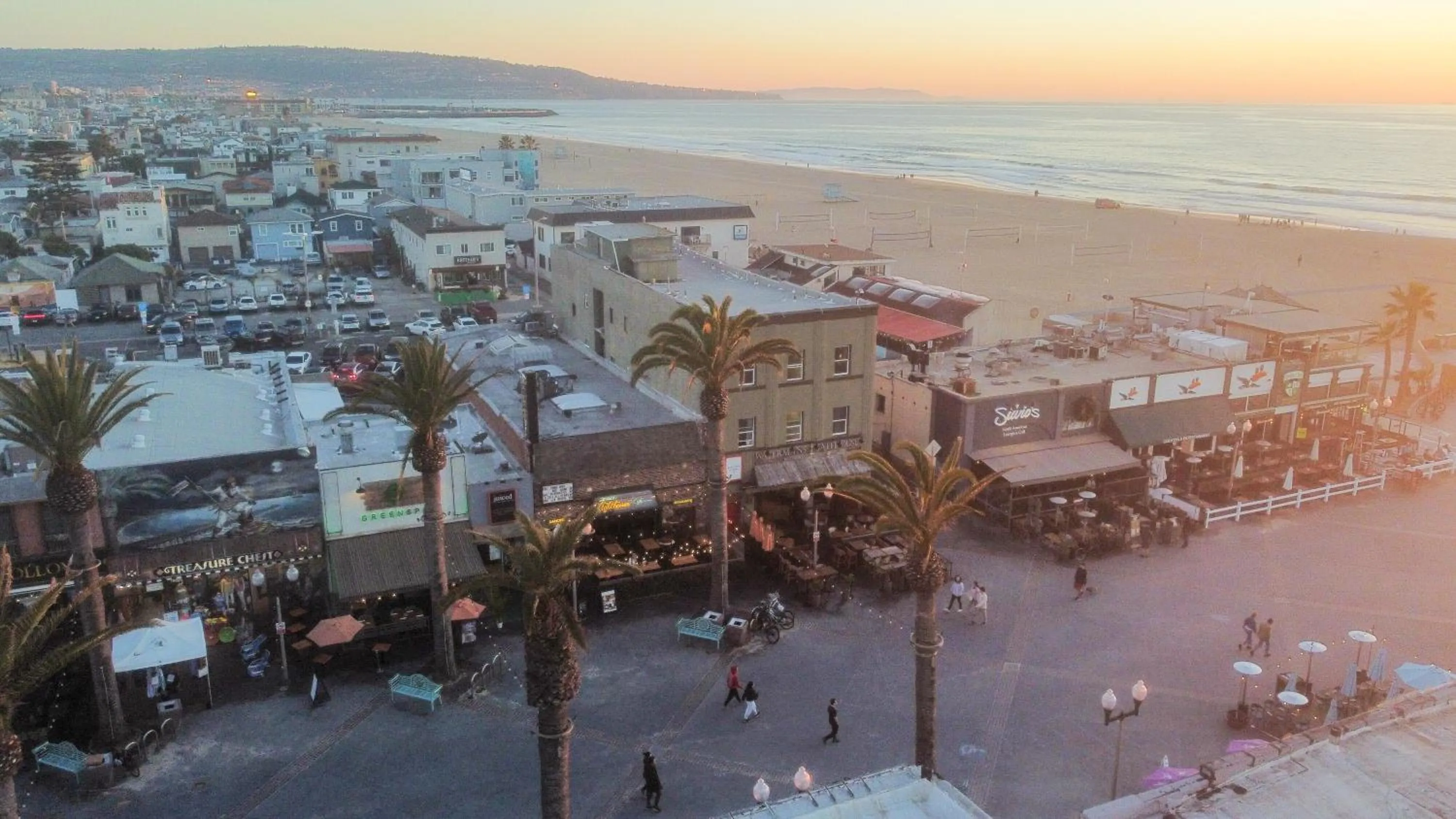 Property building, Bird's-eye View in ITH Surf City Hostel Hermosa Beach