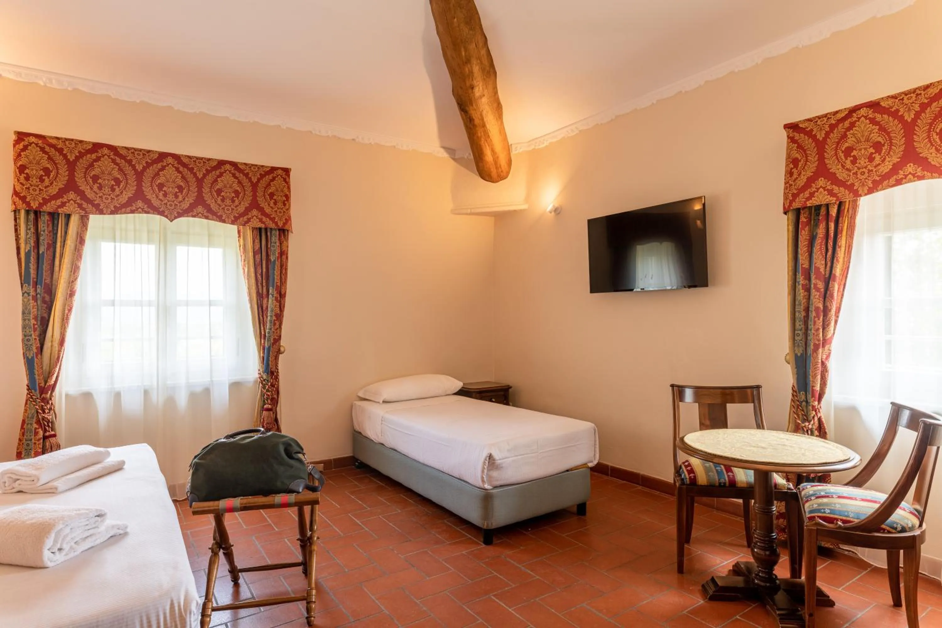 Photo of the whole room, Bed in Hotel Villa San Michele