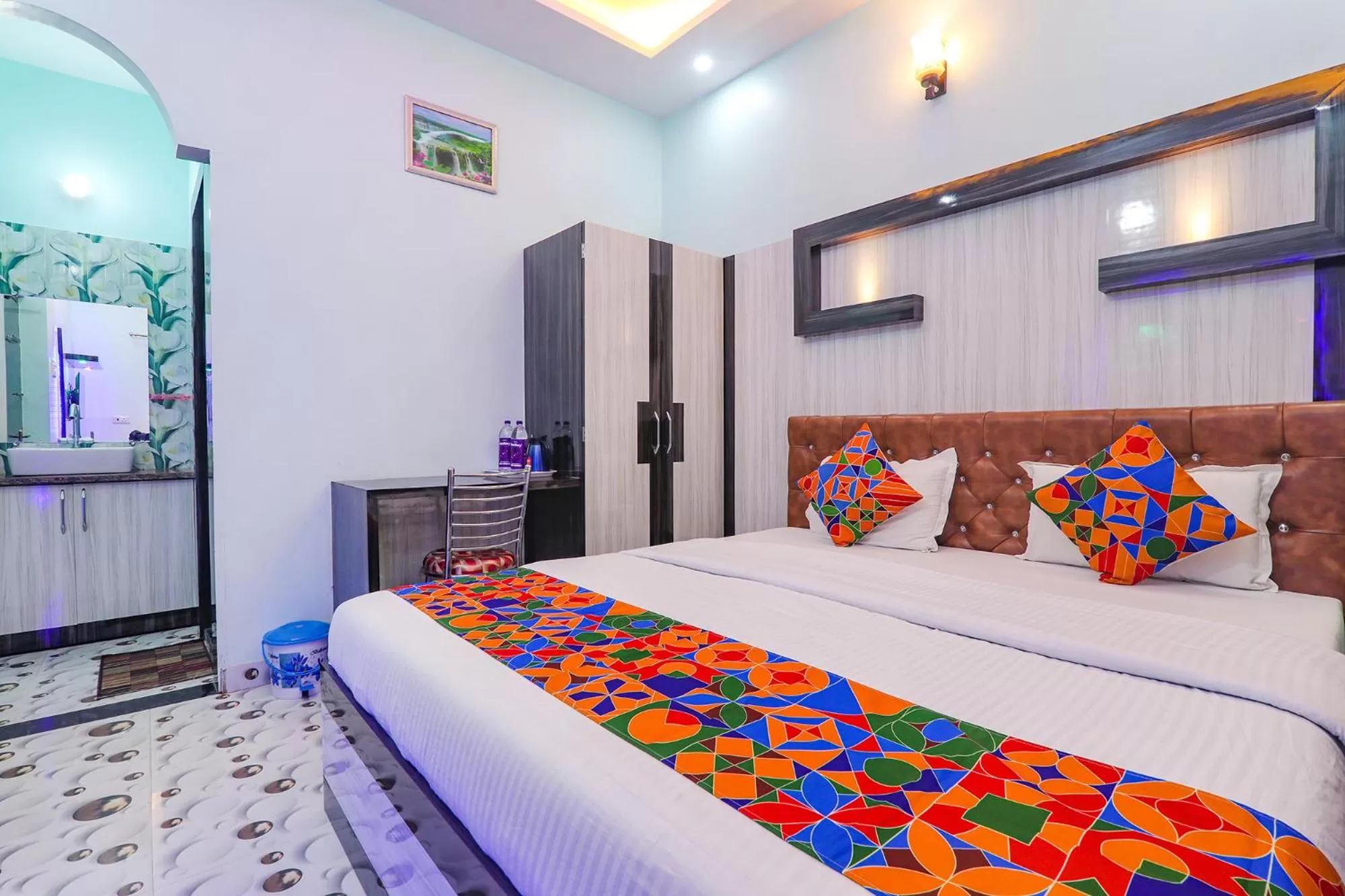 Bed in FabHotel Lumbini International - Sarnath museum