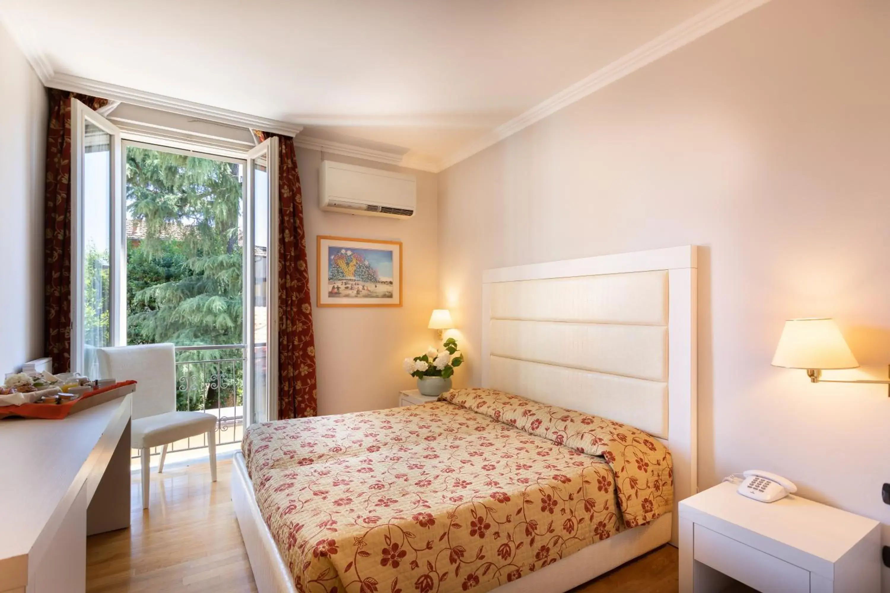 Bedroom, Bed in Hotel Dei Tigli