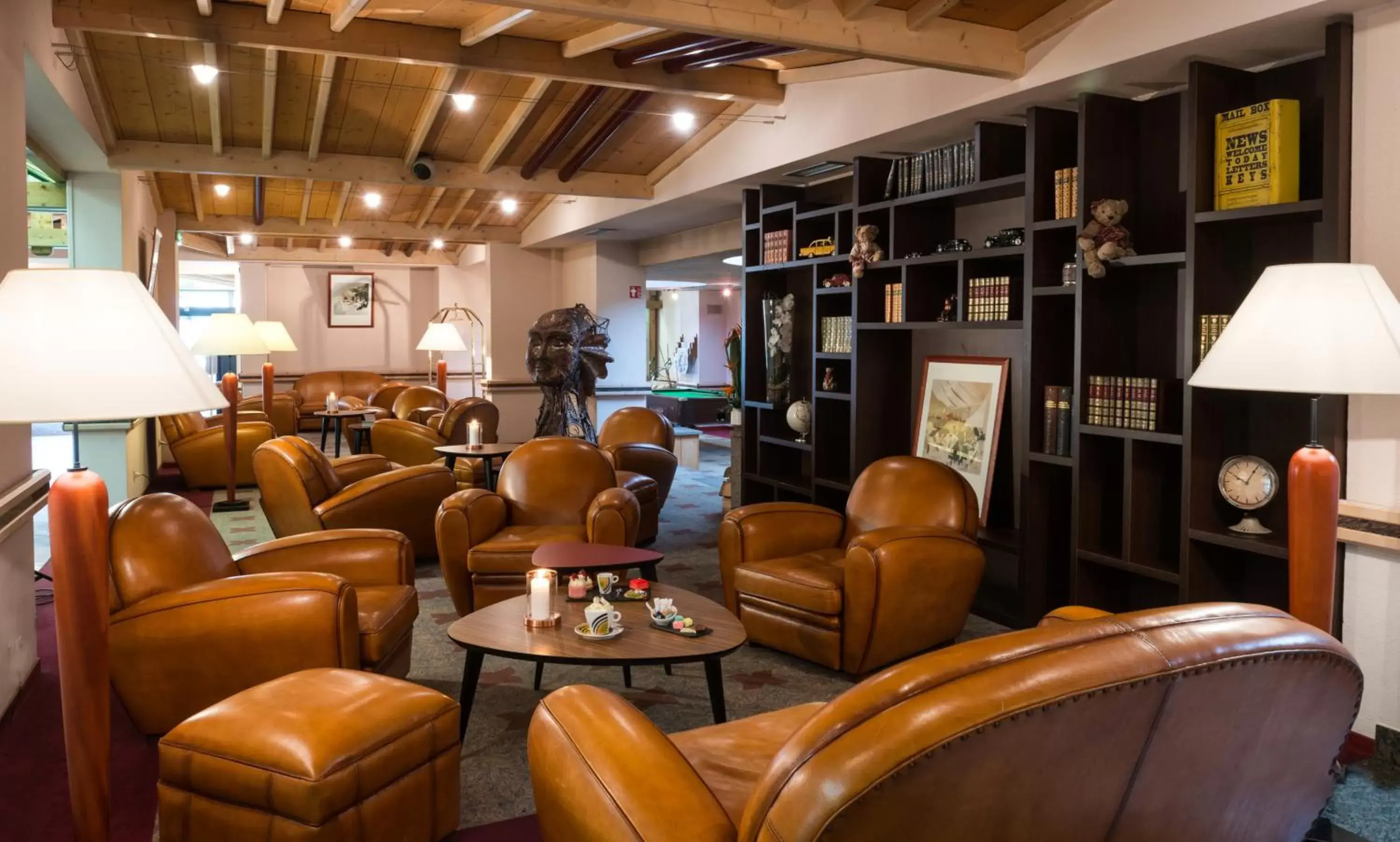 Living room, Lobby/Reception in Hotel & Résidence Les Vallées Labellemontagne