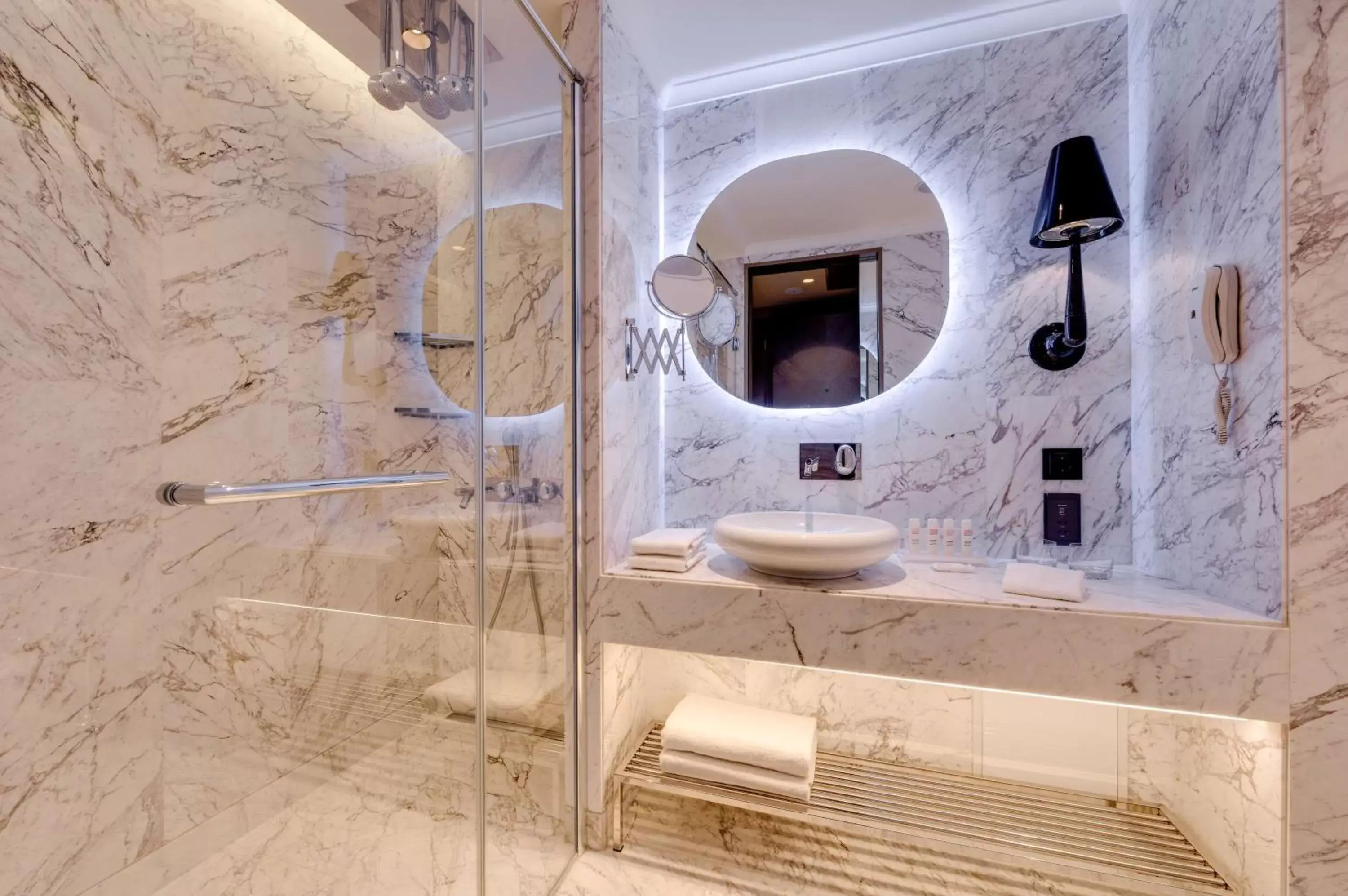 Bathroom in Radisson Blu Hotel Istanbul Ottomare