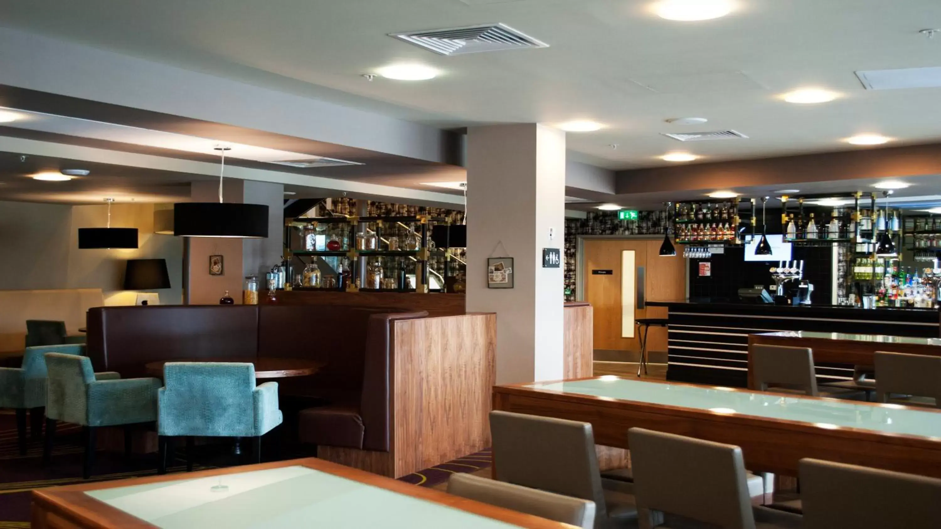 Lounge or bar, Lounge/Bar in Holiday Inn Manchester-Mediacityuk, an IHG Hotel