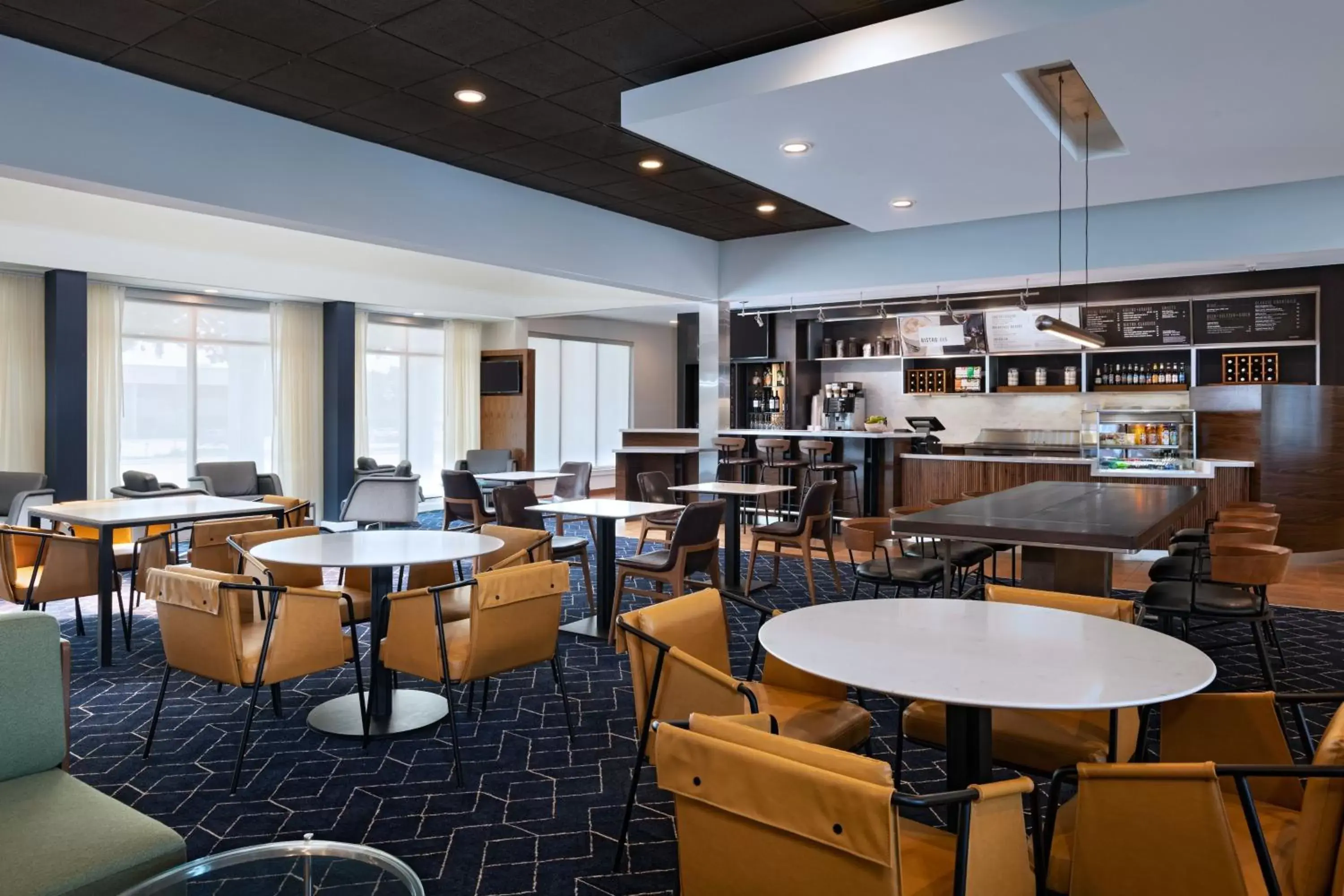 Lobby or reception, Lounge/Bar in Courtyard by Marriott Dallas Richardson at Spring Valley