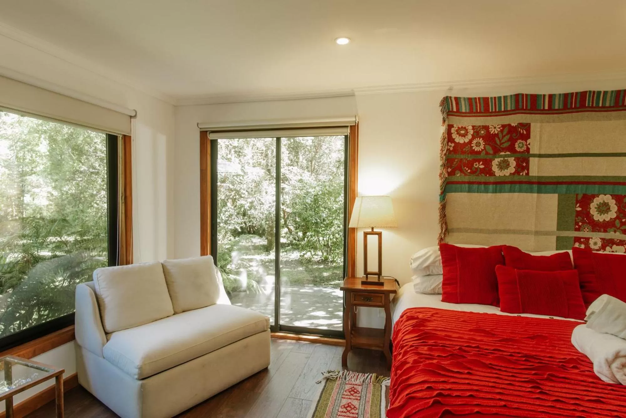 View (from property/room), Bed in Hotel Posada del Río - Parque Metreñehue