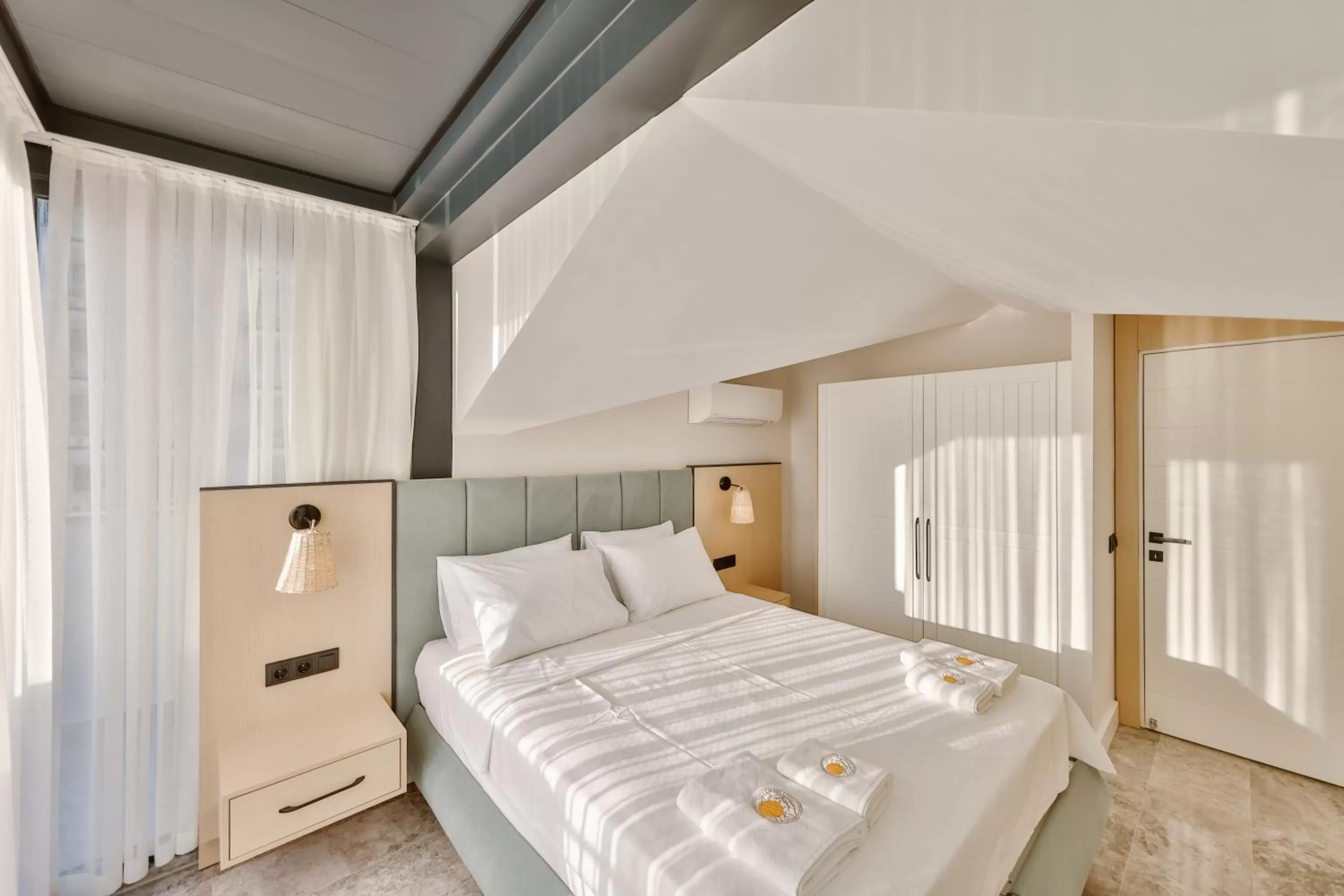 Bed in Sole Suites