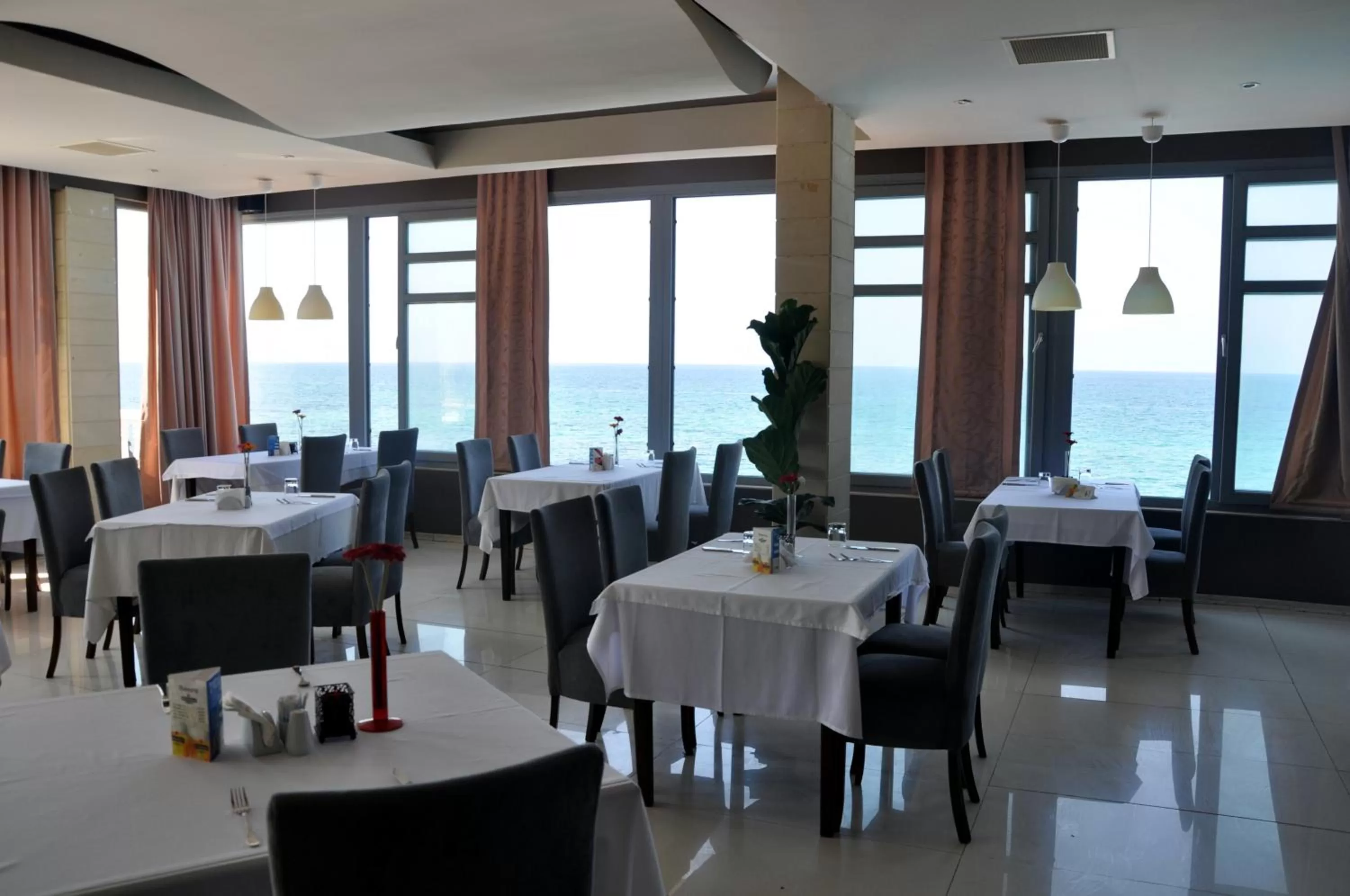 Restaurant/places to eat in Manolya Hotel