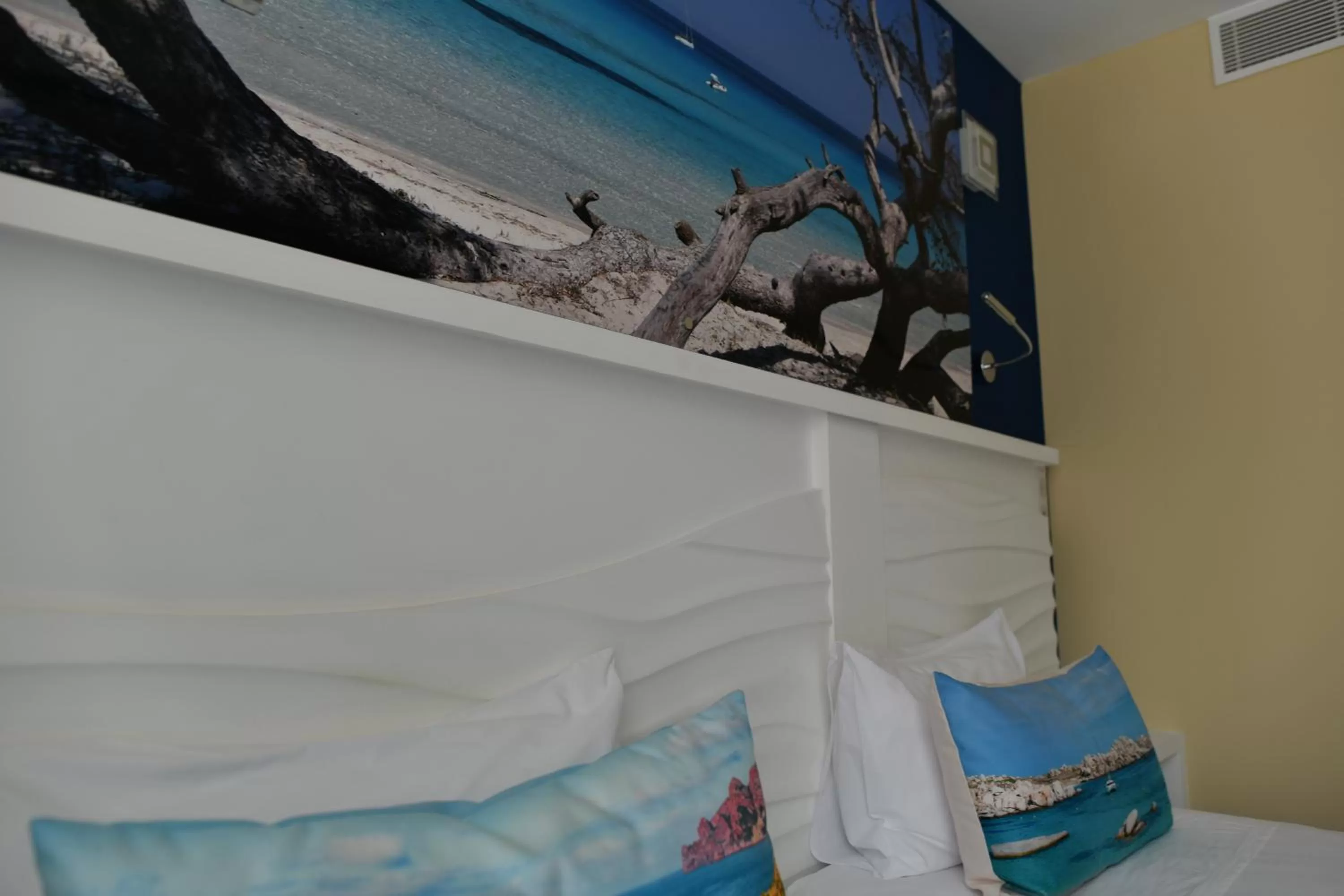 Bed in Hôtel Le Claridge