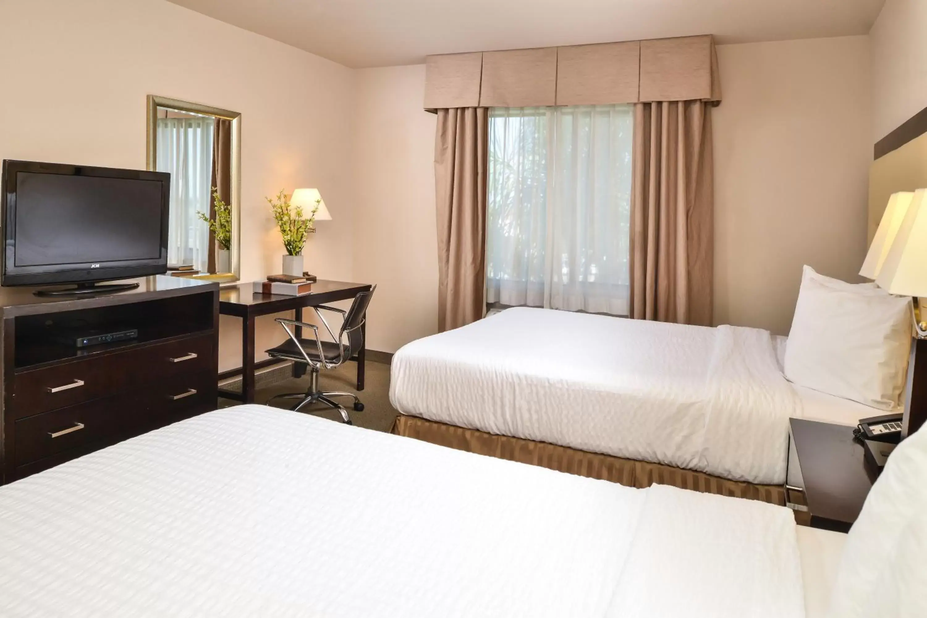 Photo of the whole room, Bed in Hotel Chino Hills Photo of the whole room, Bed in Hotel Chino Hills