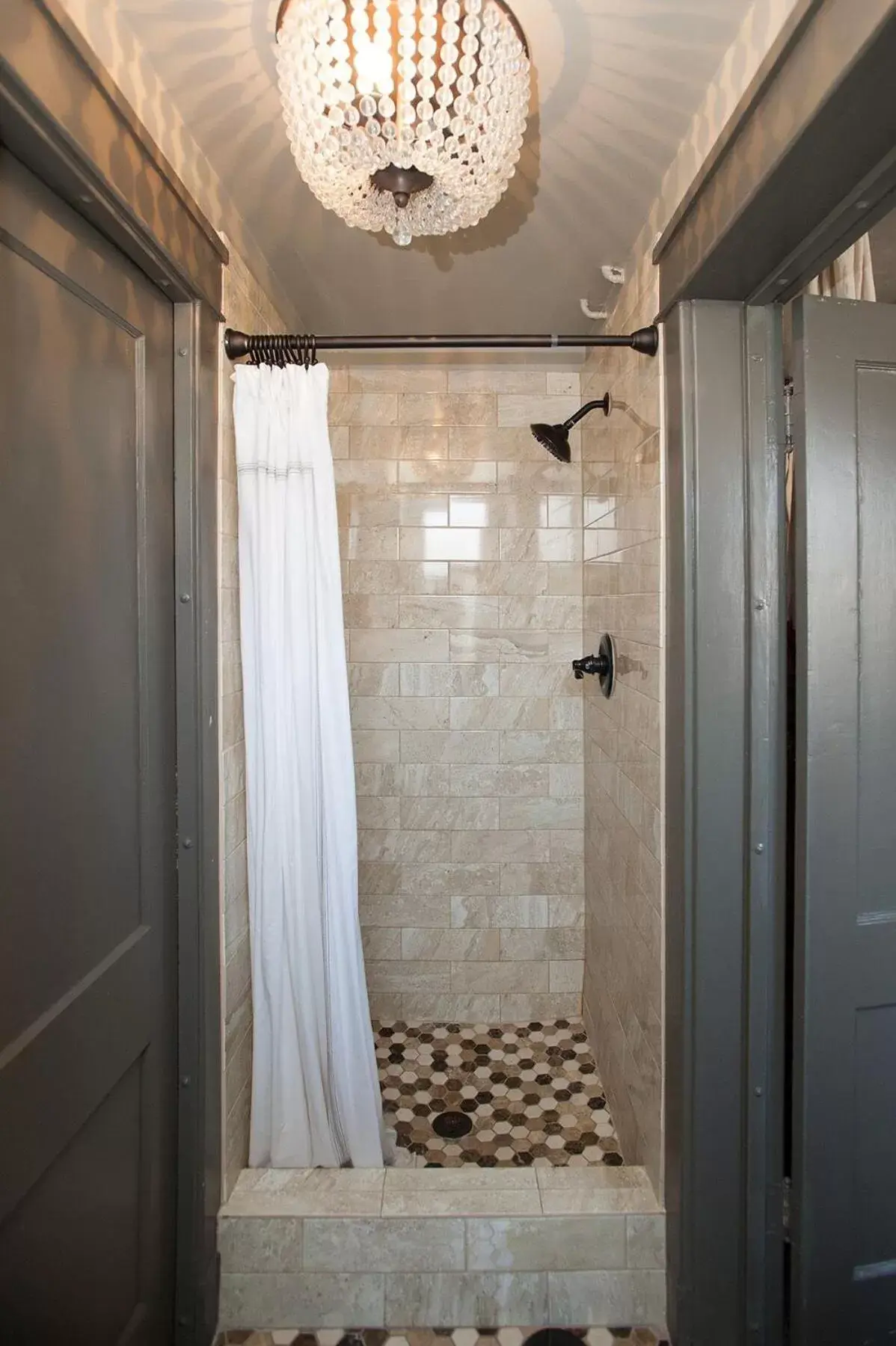 Shower, Bathroom in Gardner Hotel