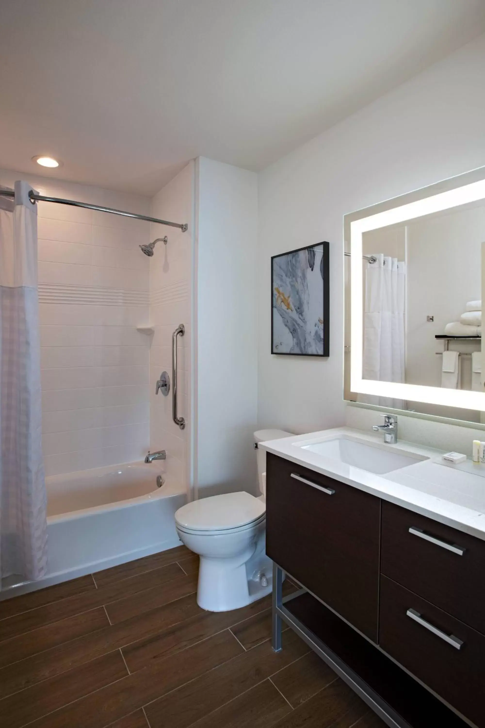 Bathroom in TownePlace Suites San Antonio Northwest at The RIM