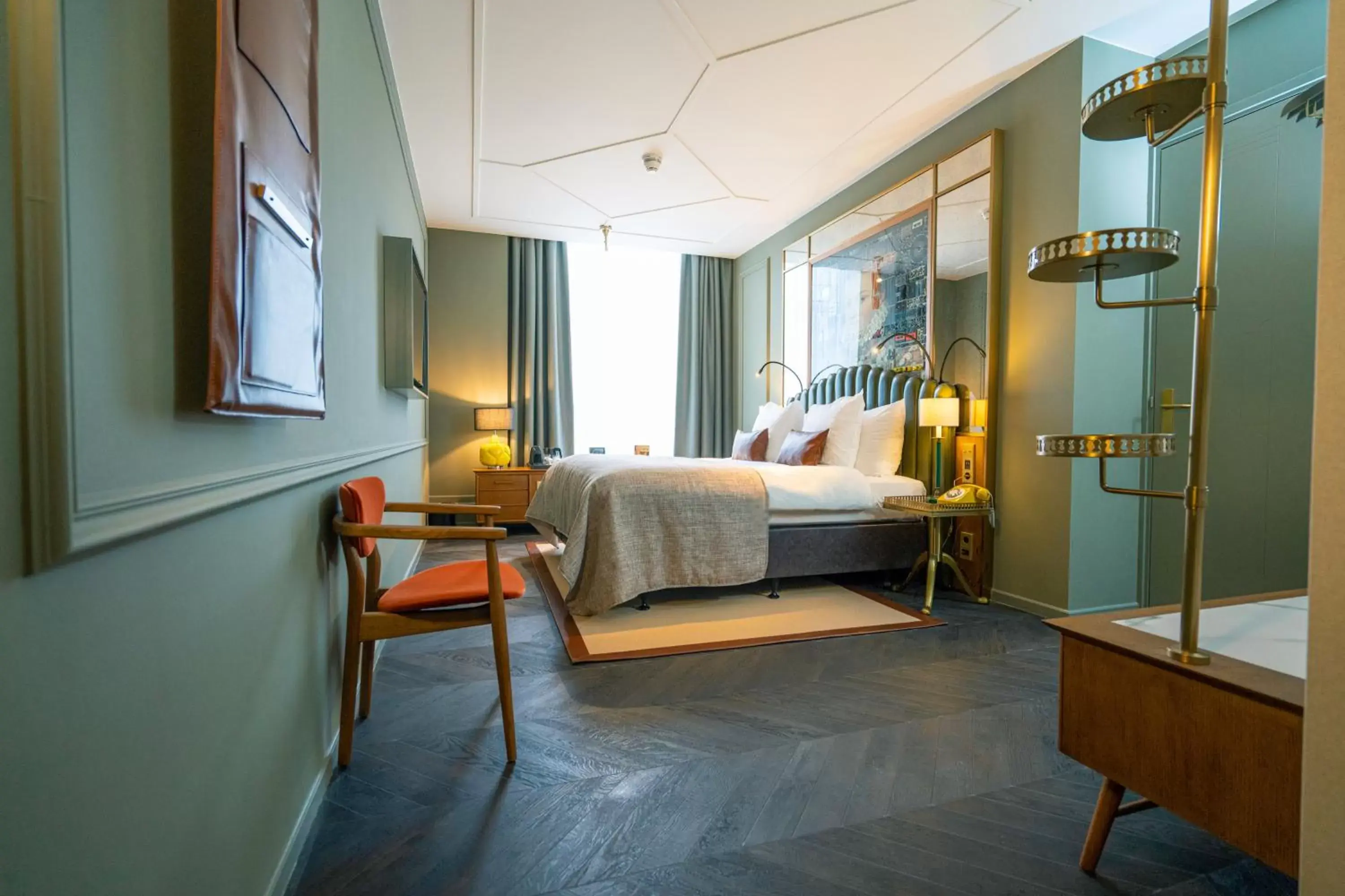 Photo of the whole room, Bed in The Collector Photo of the whole room, Bed in The Collector