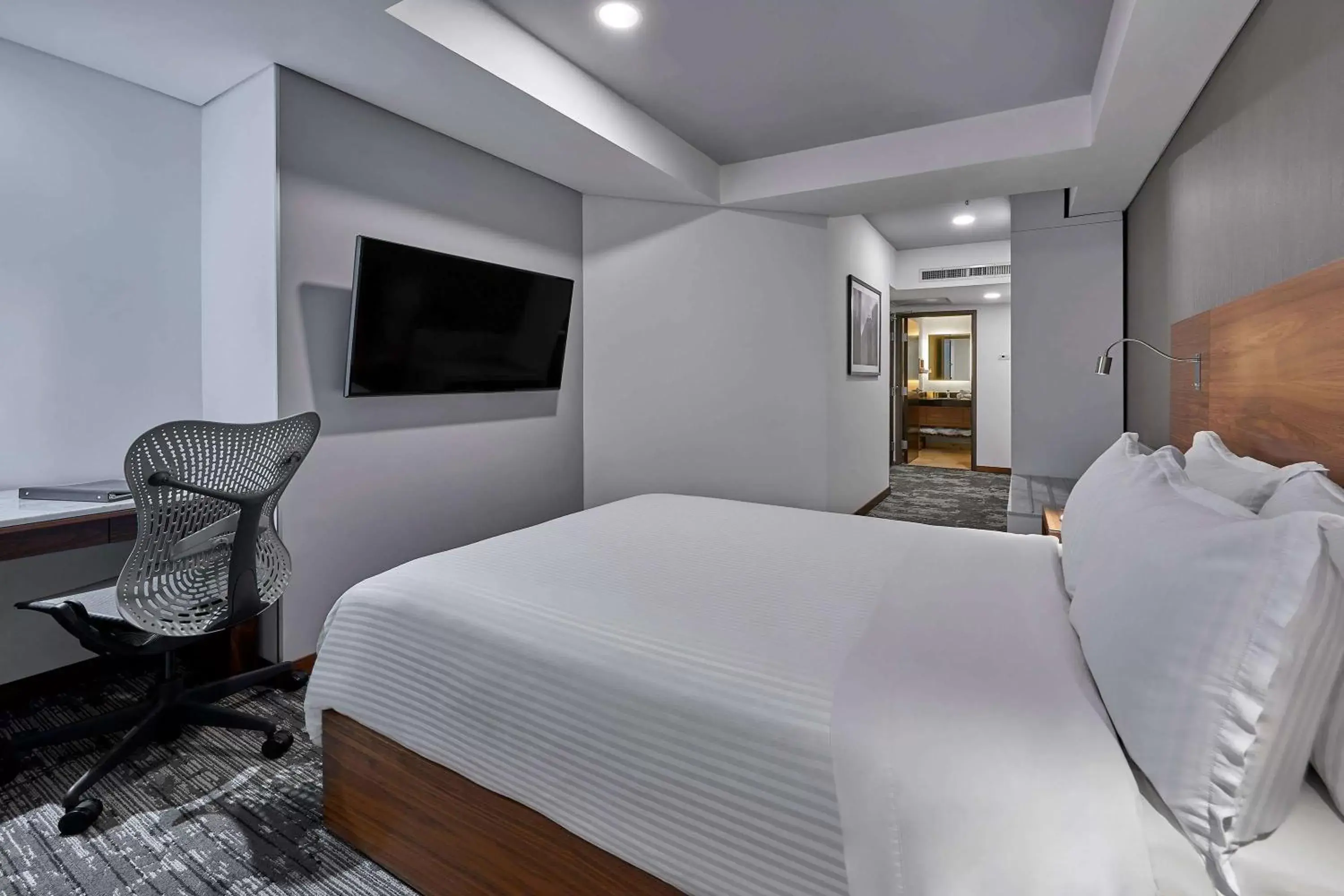 Photo of the whole room, Bed in Wyndham Garden Mexico City - Polanco