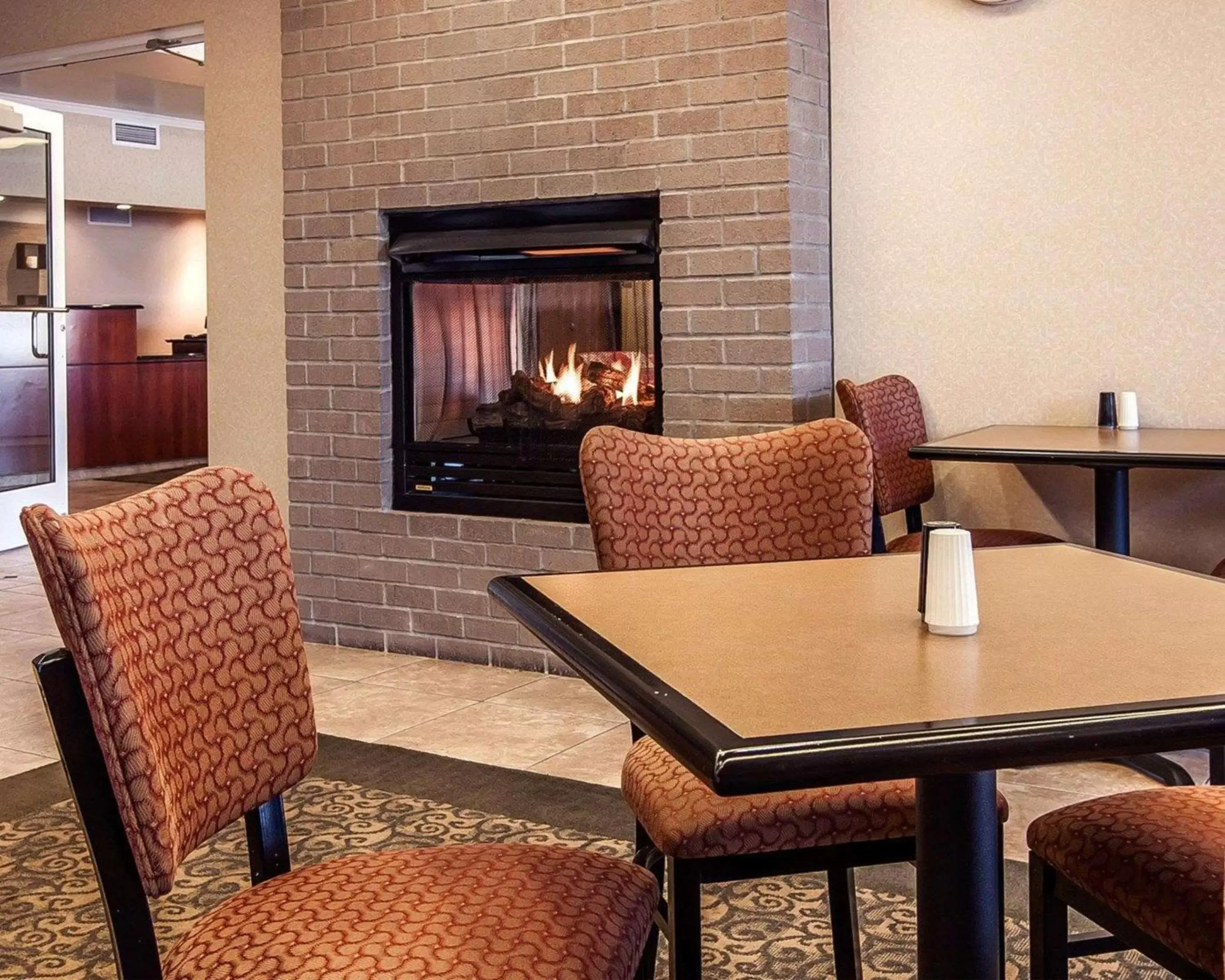 Restaurant/places to eat, Seating Area in Comfort Inn & Suites Creswell