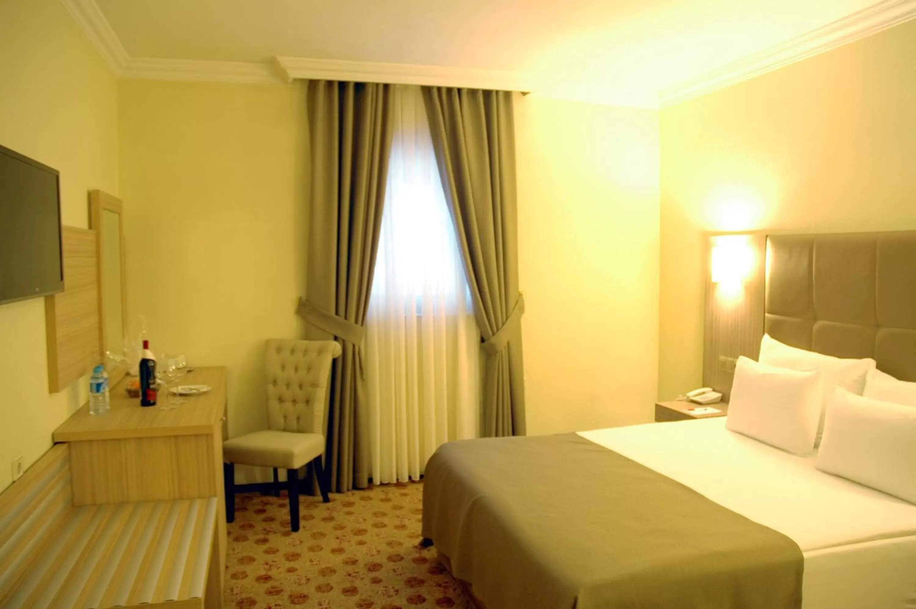 Photo of the whole room, Bed in Güneş Hotel Merter