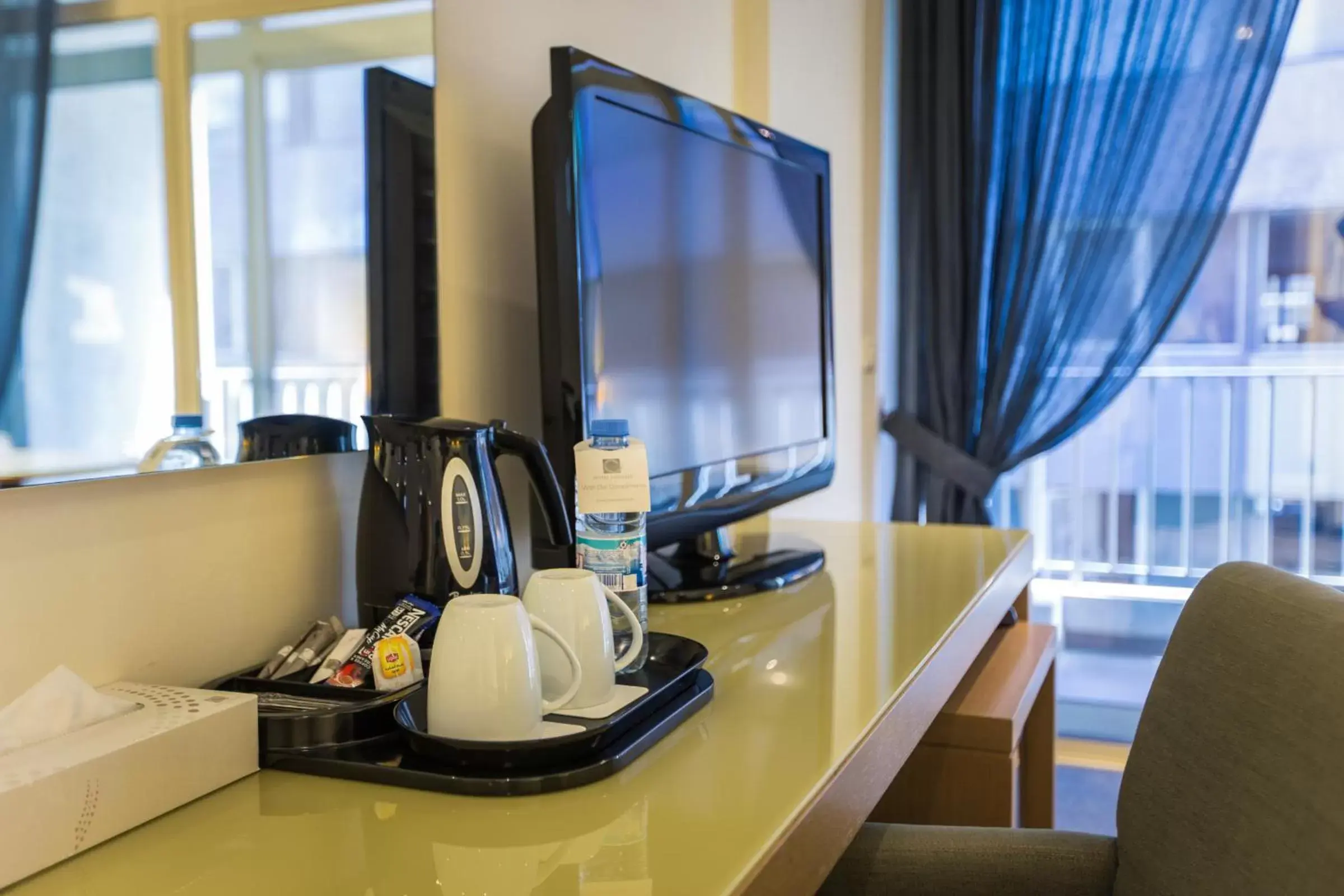 TV and multimedia, Coffee/Tea Facilities in Hotel Cavalier