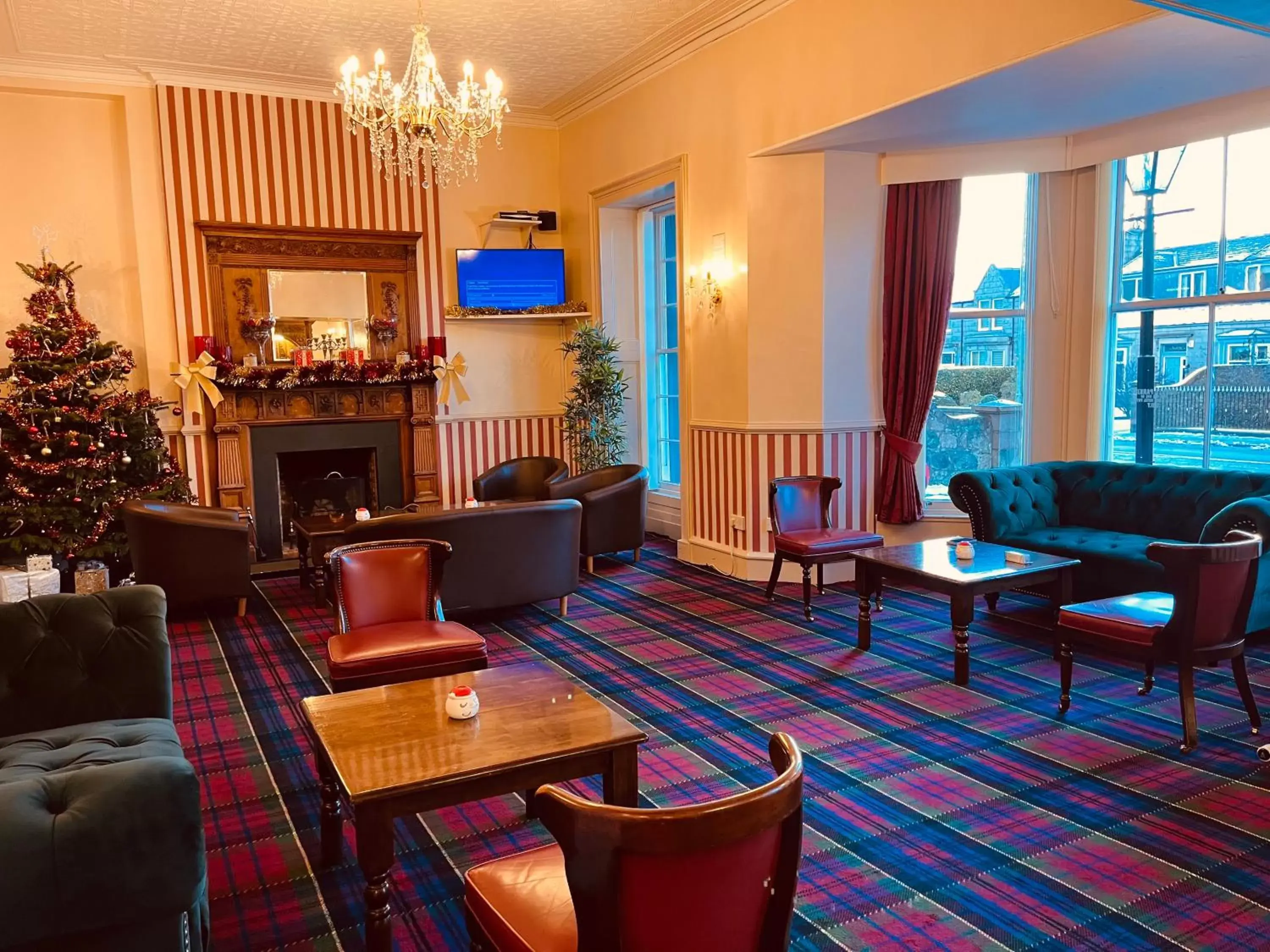 Lounge or bar, Seating Area in The Elgin Kintore Arms, Inverurie - Heritage Hotel Since 1855