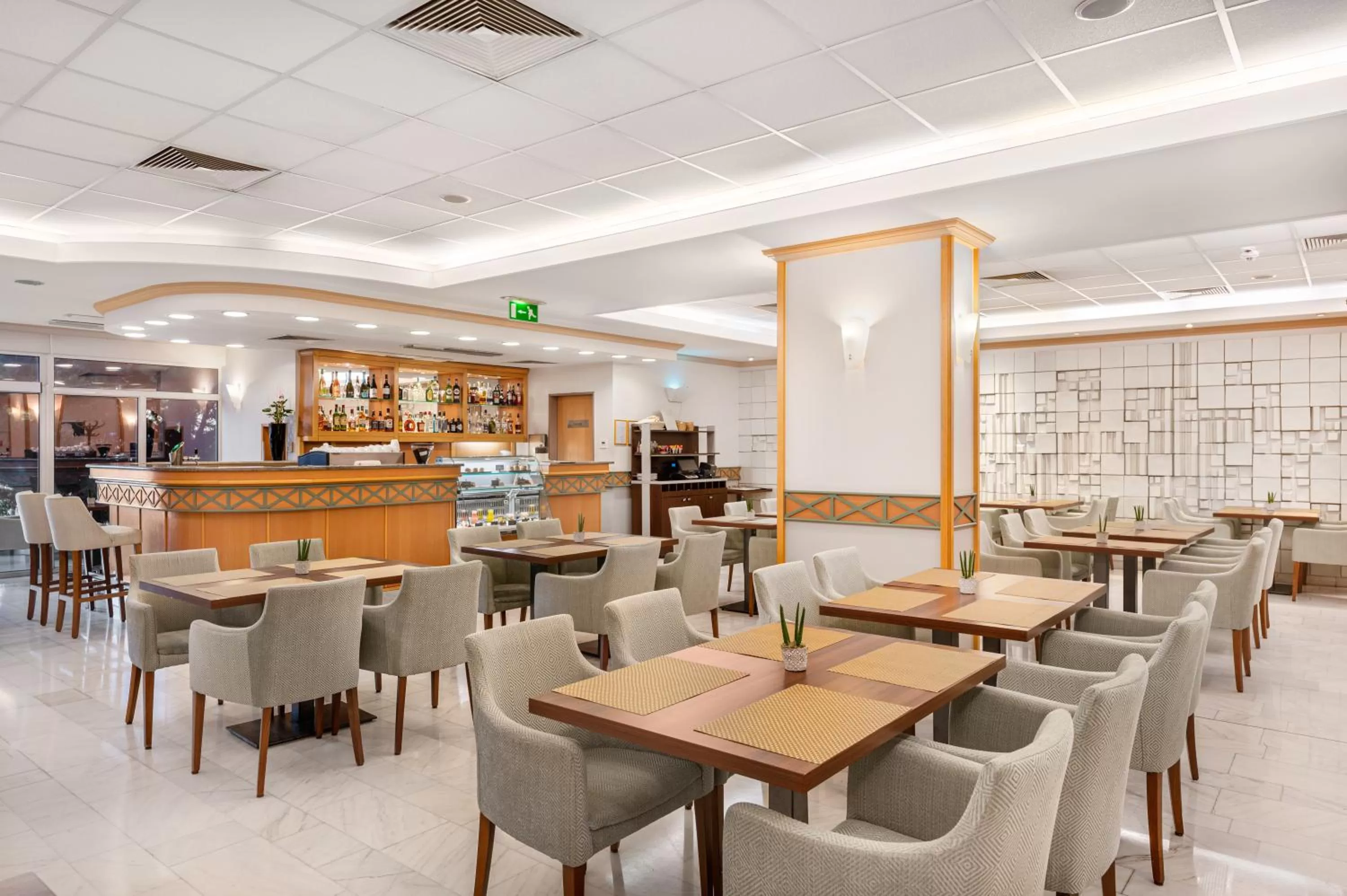 Restaurant/places to eat in Danubius Hotel Arena