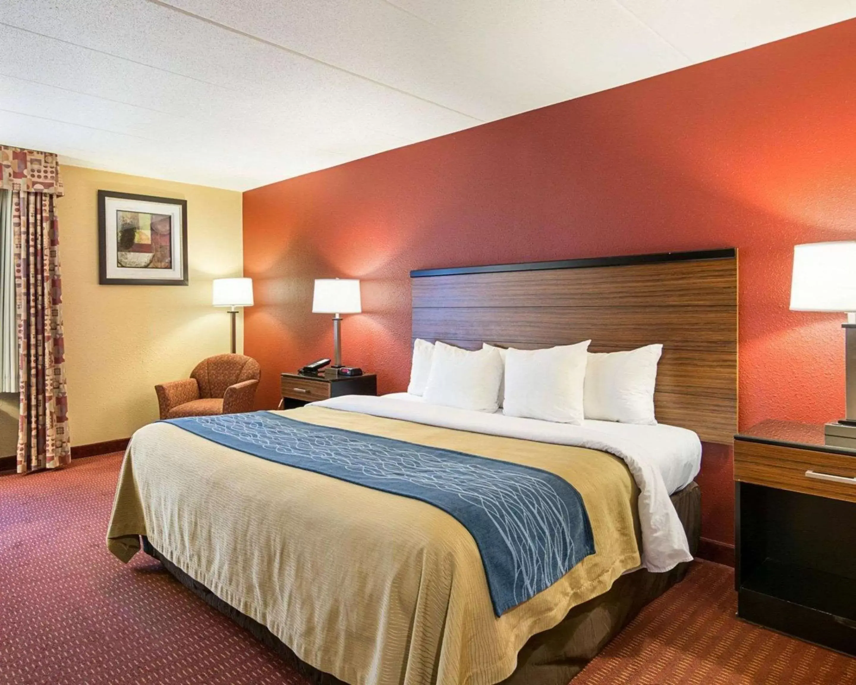 Photo of the whole room, Bed in Comfort Inn Oxon Hill