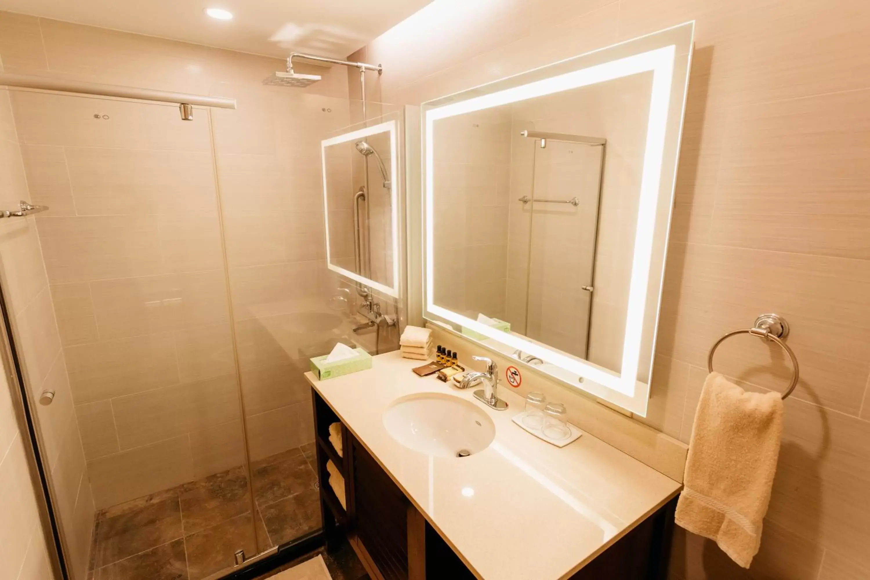 Bathroom in Surfrider Resort Hotel