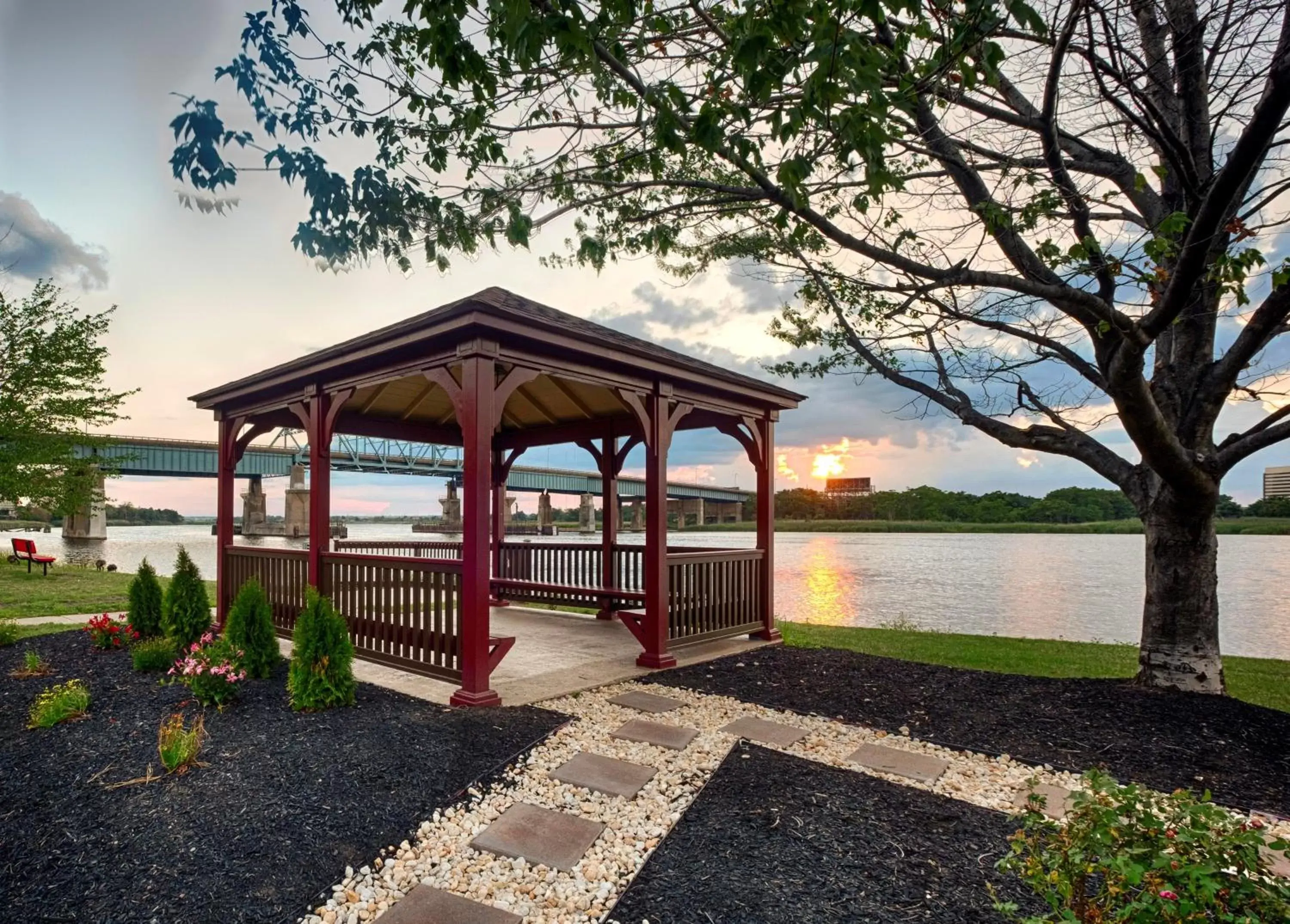 Garden in Red Roof Inn PLUS+ Secaucus - Meadowlands