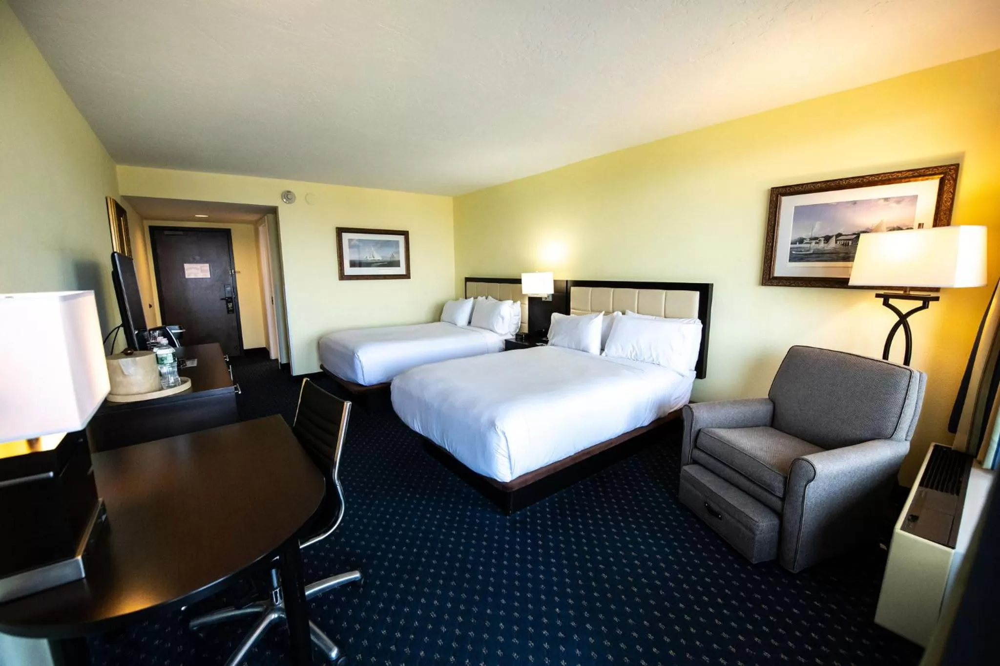 Bedroom, Bed in Holiday Inn Bar Harbor Regency Hotel by IHG