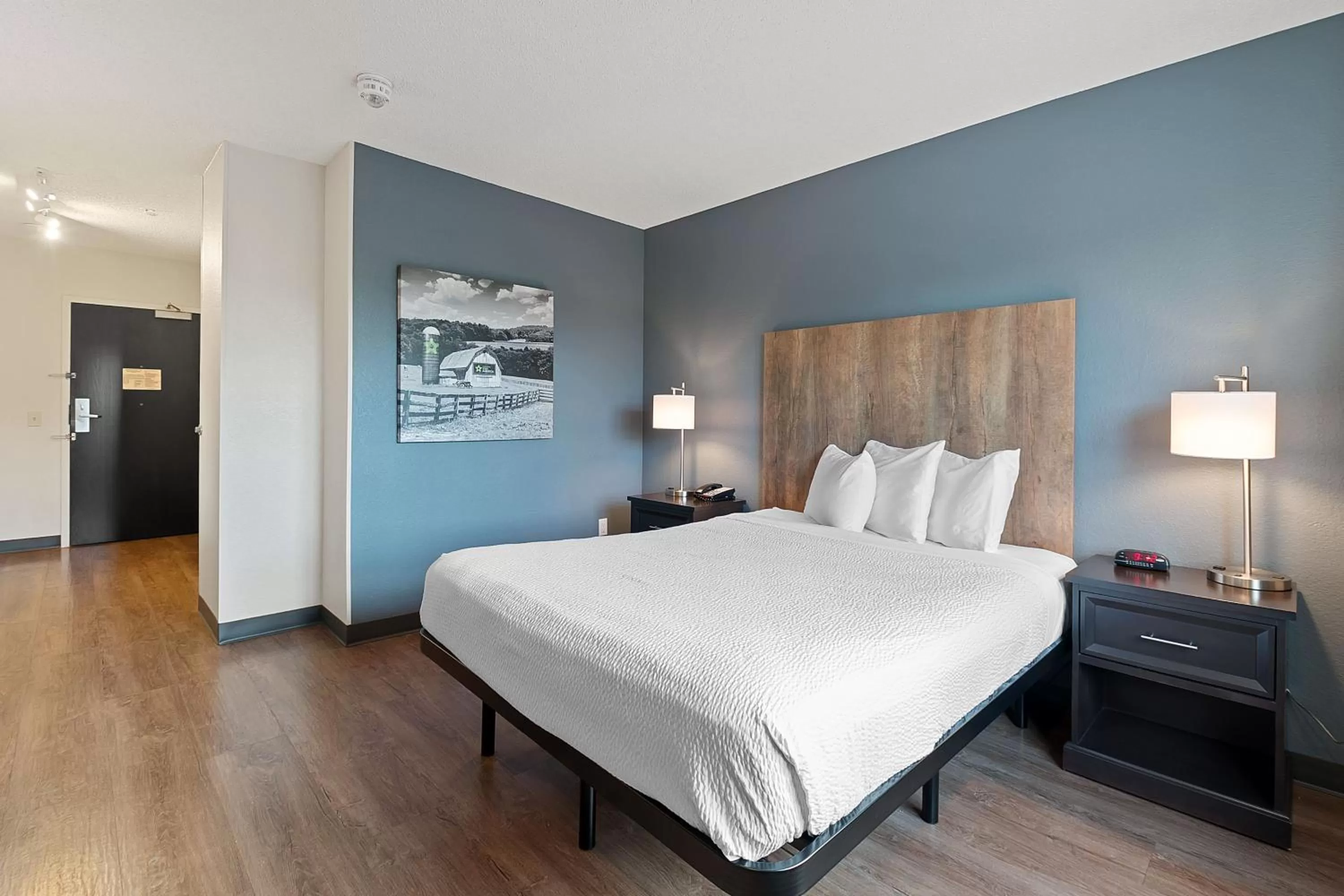 Bed in Extended Stay America Suites - Fort Lauderdale - Plantation