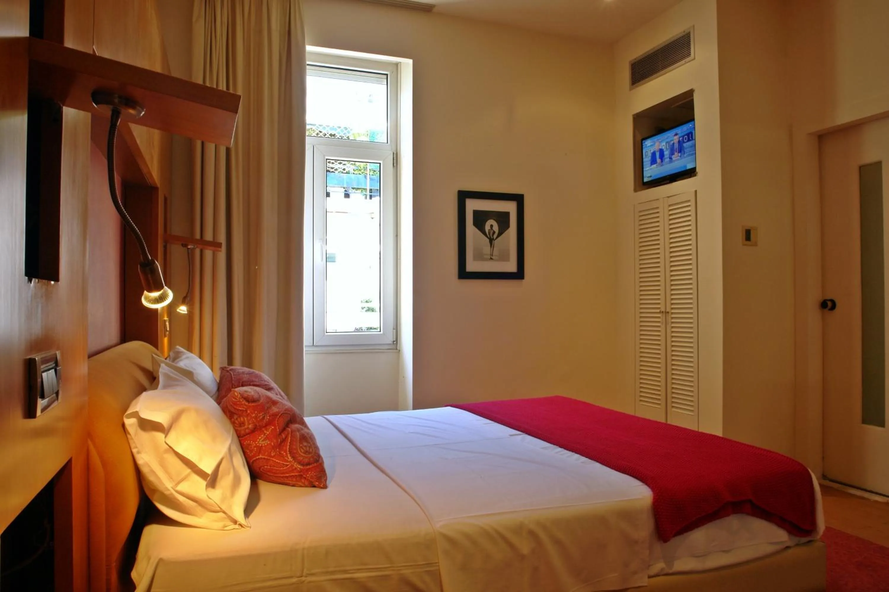 Photo of the whole room, Bed in Semeli Hotel