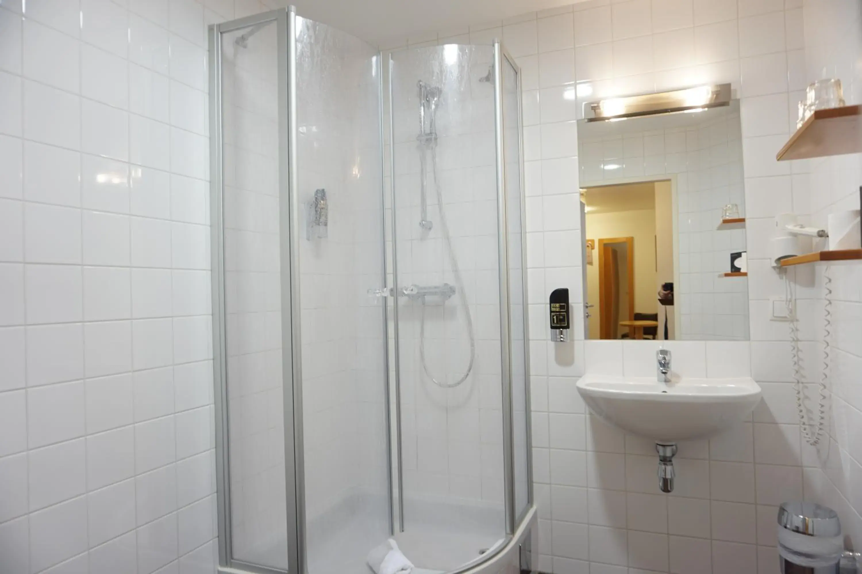 Shower, Bathroom in Hotel Kaffeemuhle