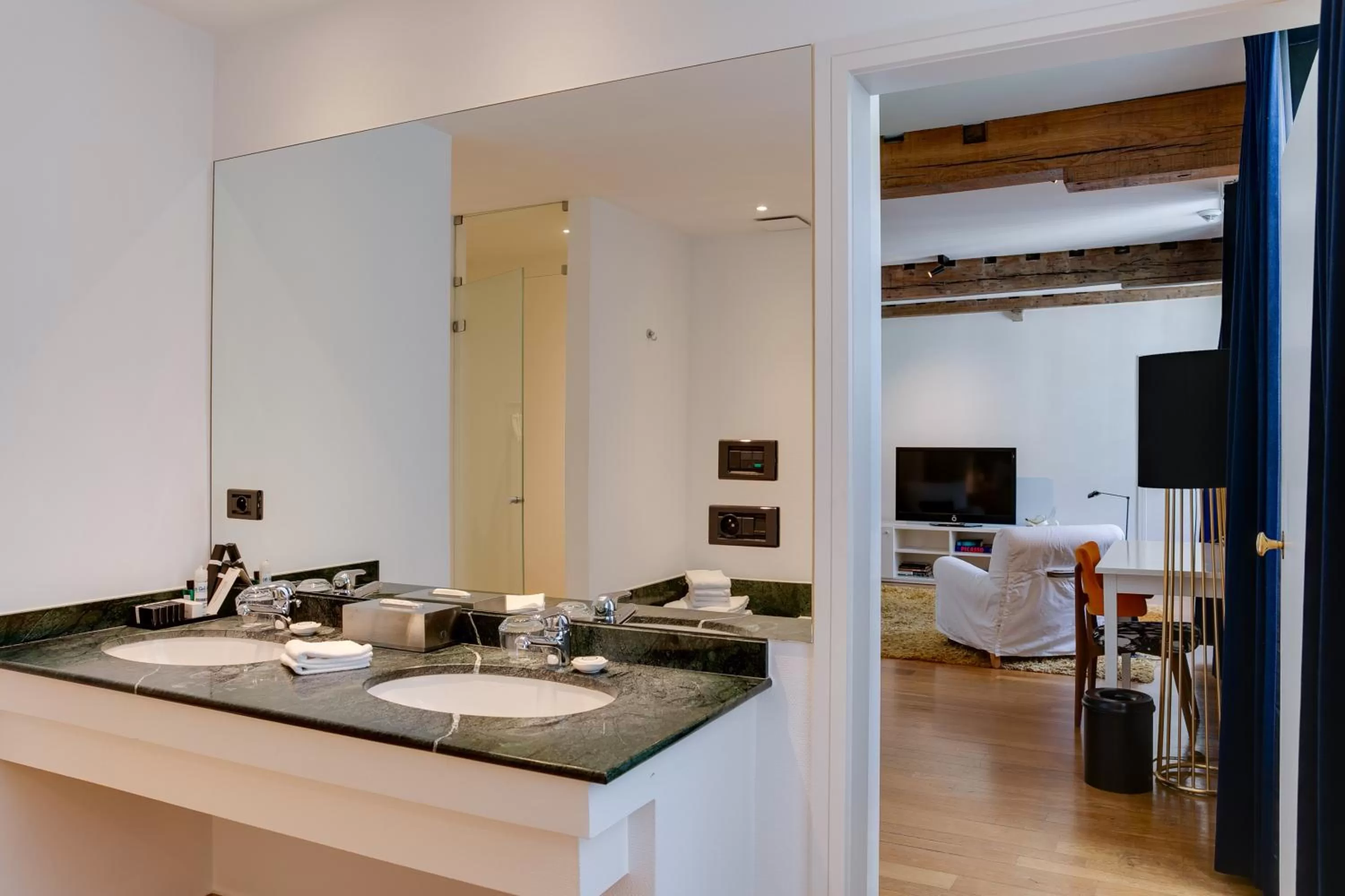 Bathroom in Hotel De Witte Lelie -Small Luxury Hotels of the World