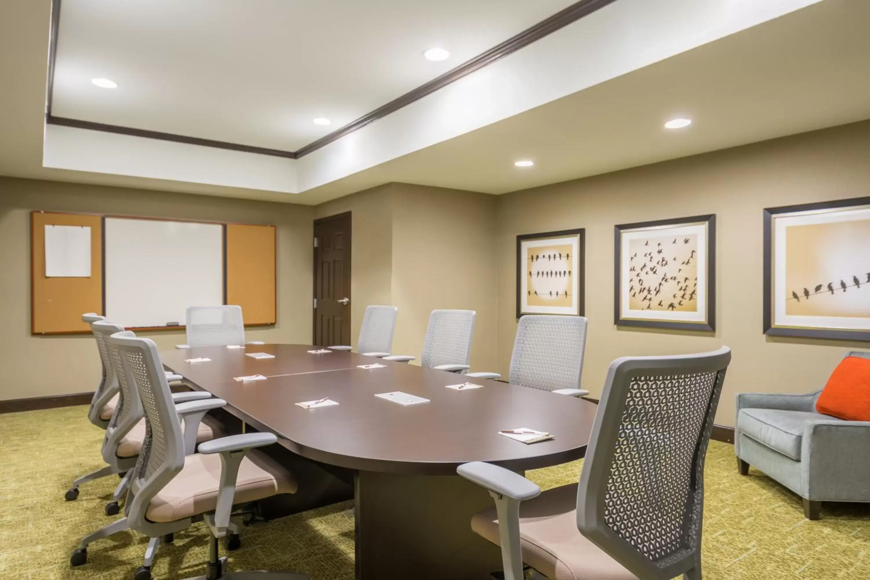 Meeting/conference room in Staybridge Suites - Kansas City-Independence, an IHG Hotel