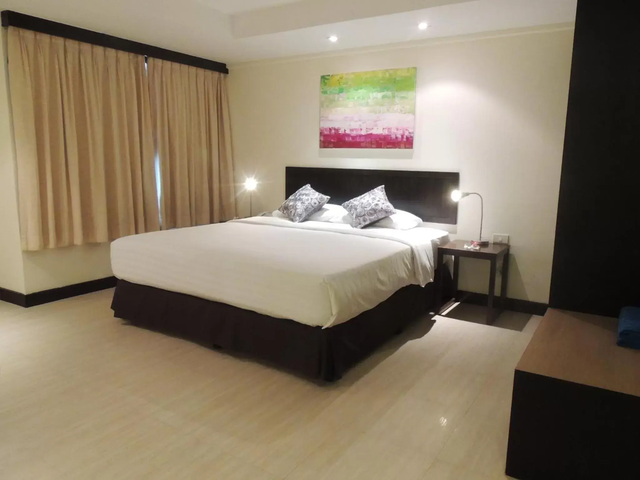 Bed in Hotel Tropicana Pattaya - SHA Extra Plus