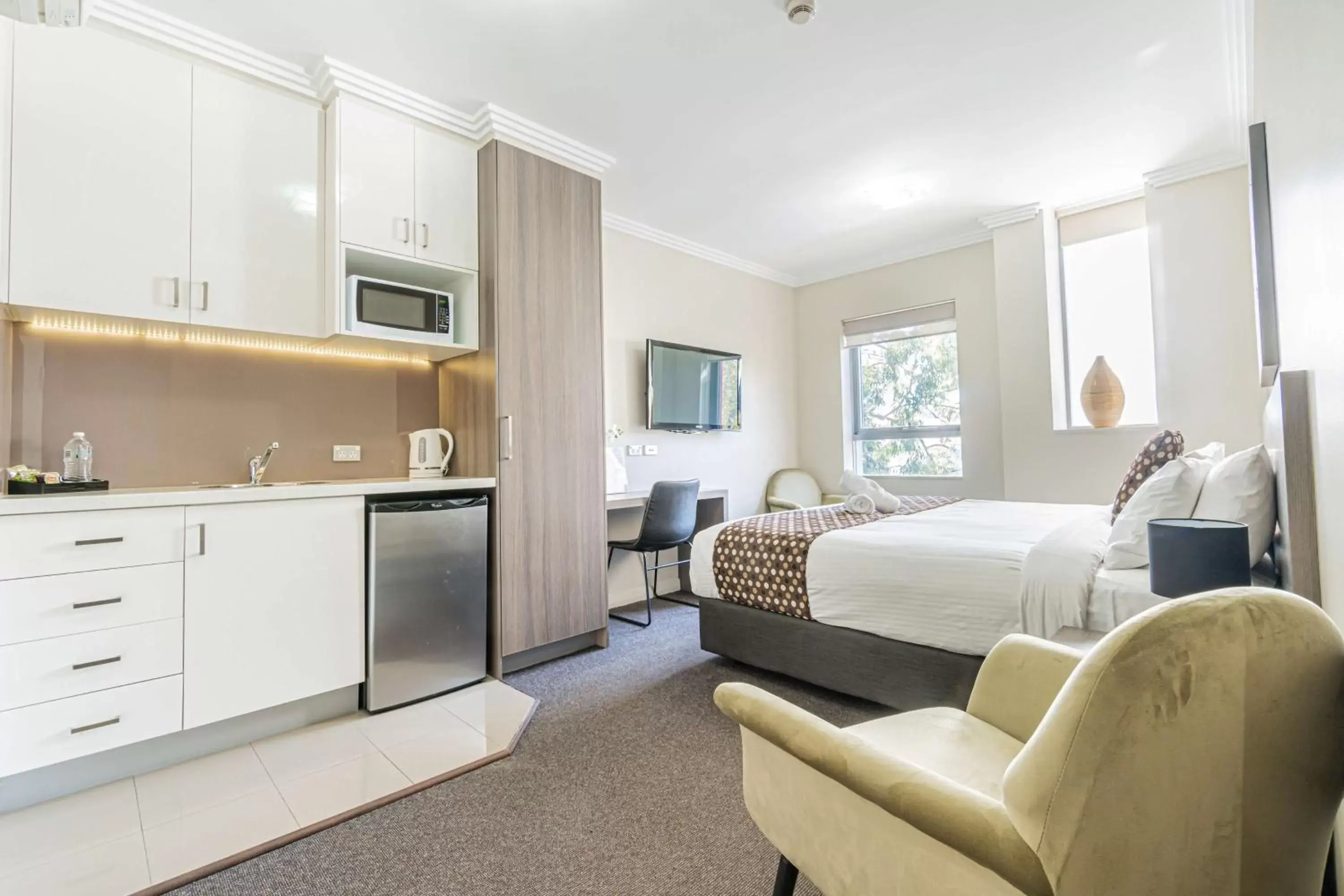 Bedroom, Bed in Best Western Plus Camperdown Suites Bedroom, Bed in Best Western Plus Camperdown Suites