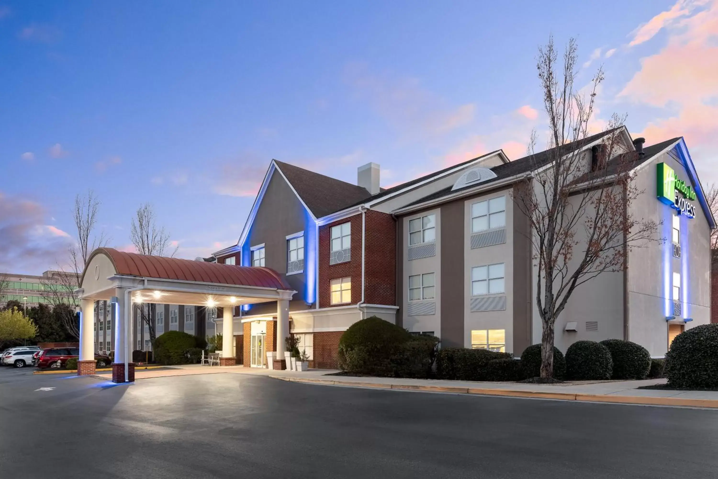 Property building in Holiday Inn Express Alpharetta - Roswell by IHG Property building in Holiday Inn Express Alpharetta - Roswell by IHG