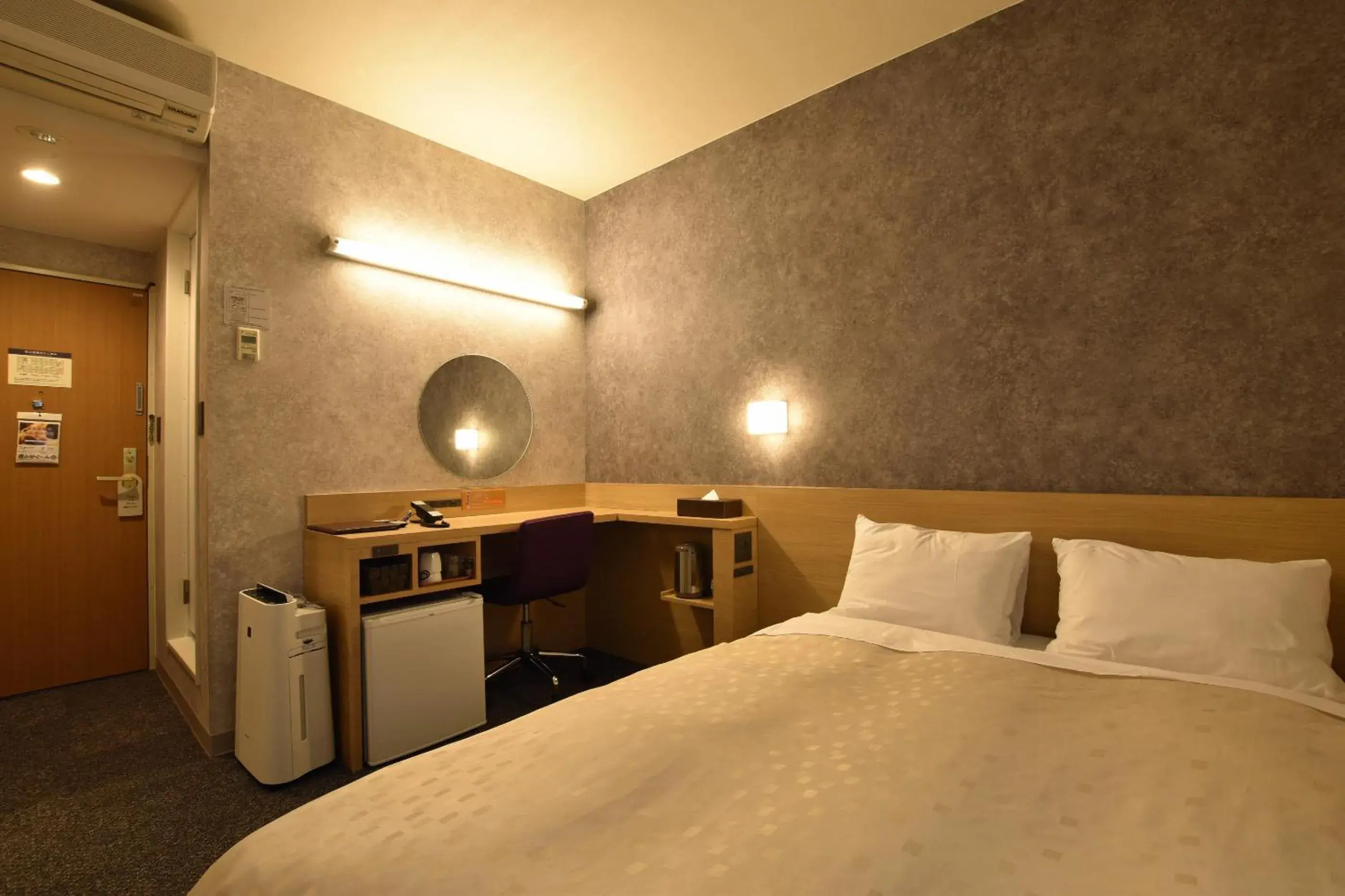 Photo of the whole room, Bed in Asahikawa Sun Hotel