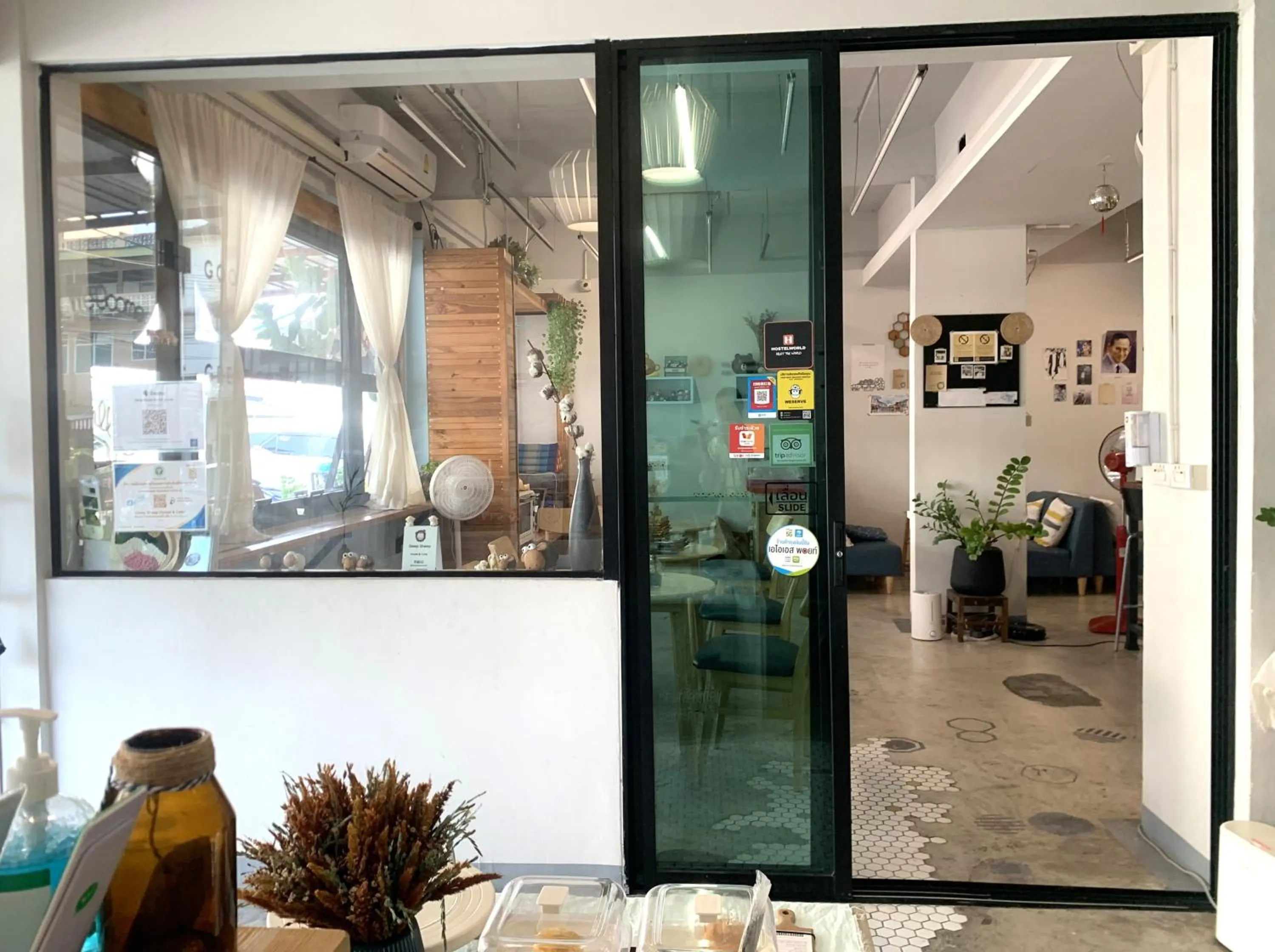 Lobby or reception in Sleep Sheep Phuket Hostel SHA