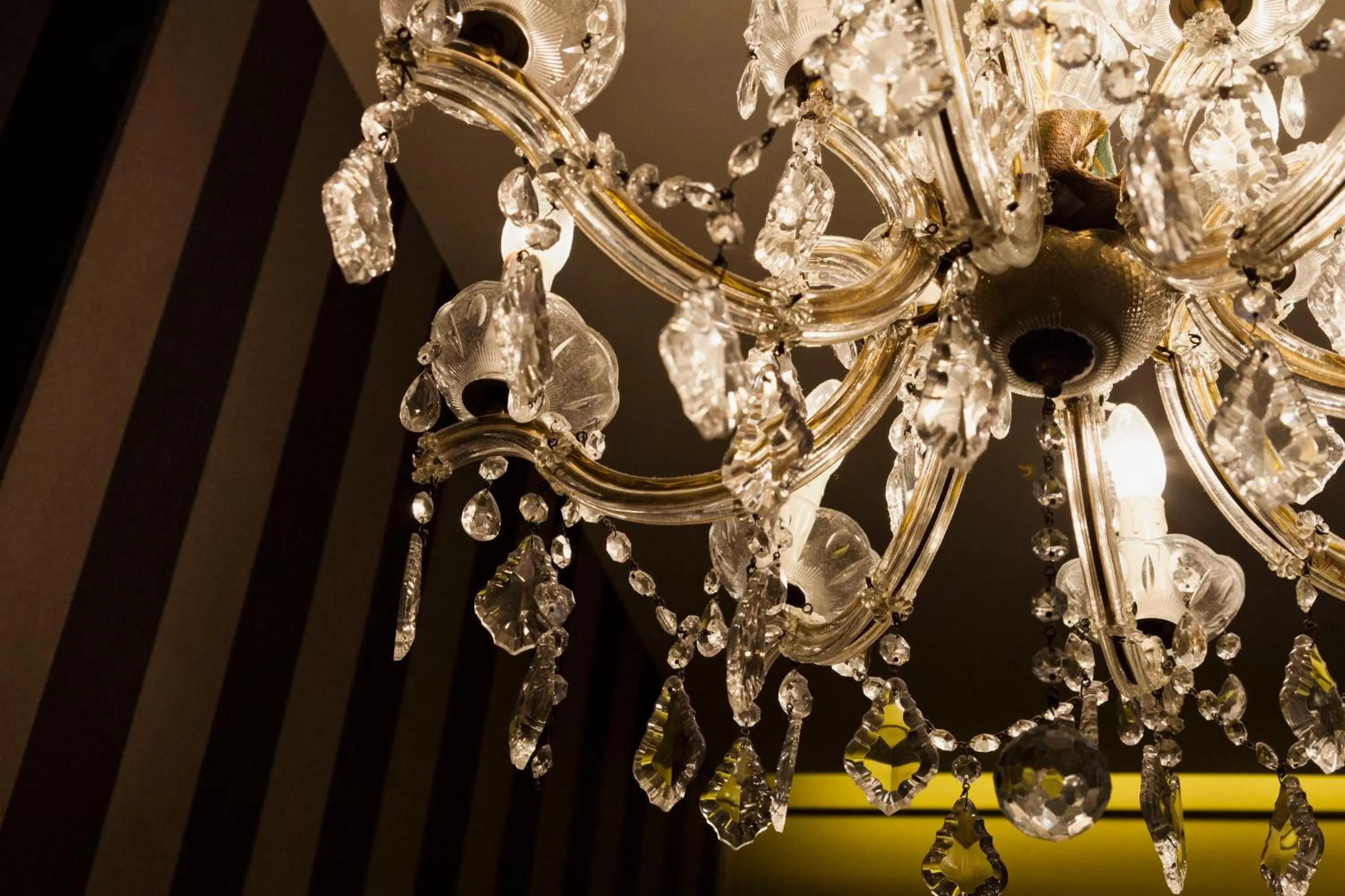 Other in Hotel Diamonds and Pearls