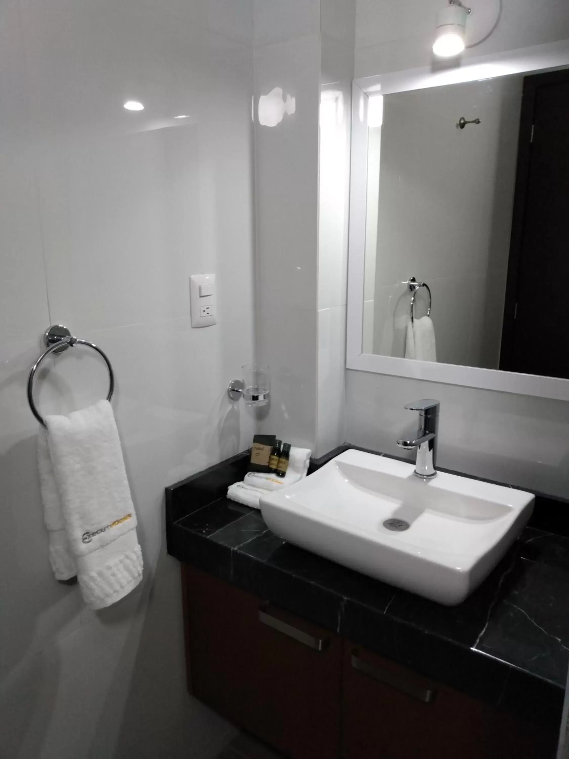 Bathroom in EXECUTIROOMS VERACRUZ