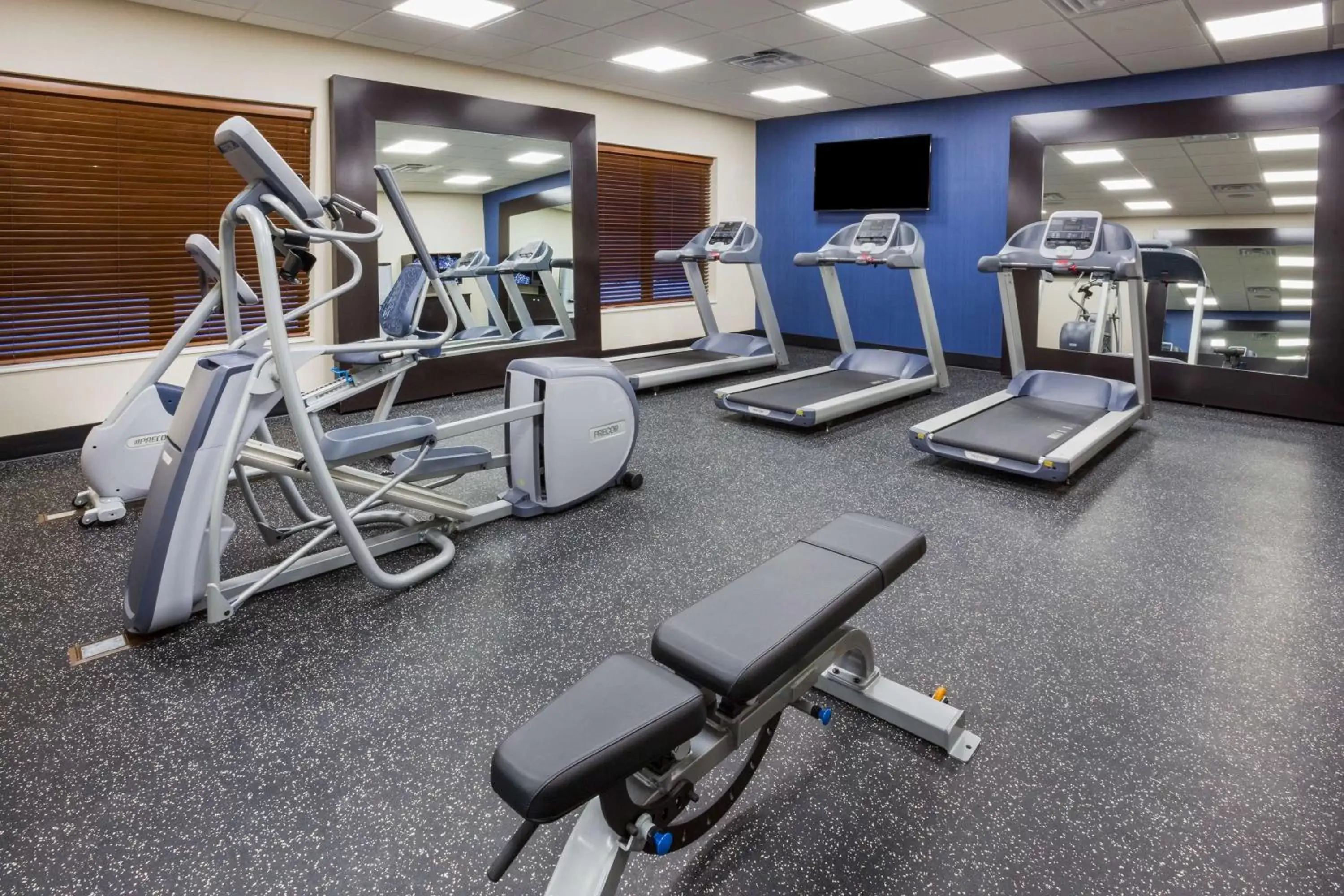 Fitness centre/facilities, Fitness Center/Facilities in Hampton Inn & Suites Sioux City South, IA