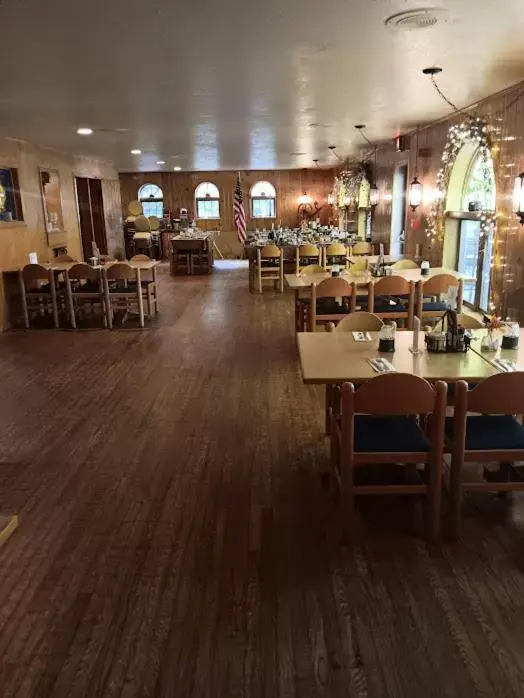 Restaurant/Places to Eat in White Birch Inn